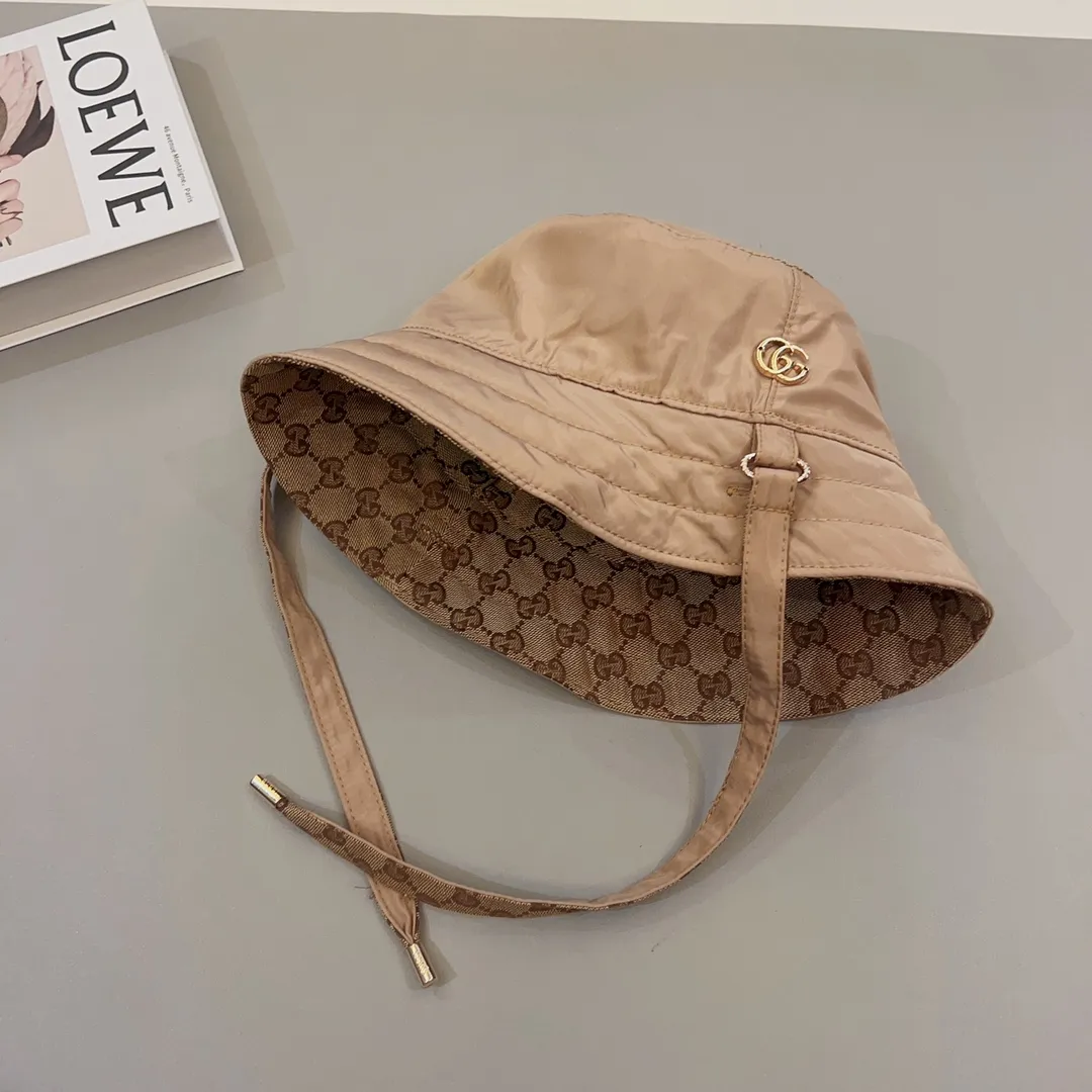 🉐76💰 GUCCI Gucci 👒GG canvas and nylon reversible women’s and men’s bucket hat