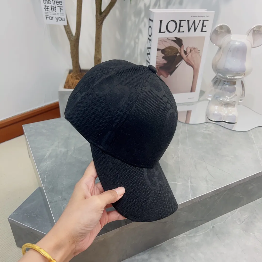 🉐️60💰 Gucci's new baseball cap, ready for delivery in seconds 🧢Simple, fashionable and super beautiful hat! The advantages of the original product compared to other hats,