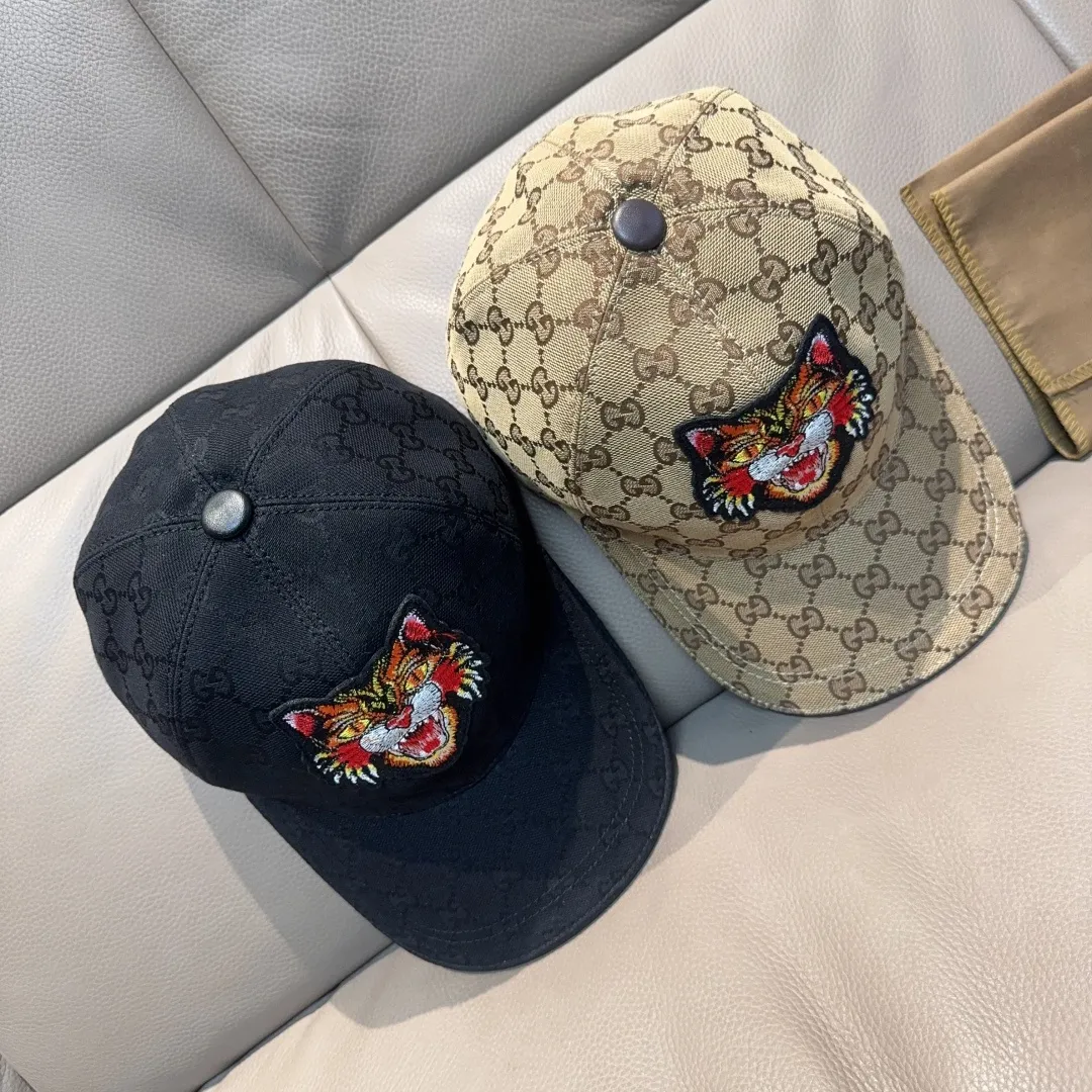 P90, Gucci (Gucci) new original baseball cap, tiger head embroidery, 1:1 mold customization, heavy embroidery, details comparable to counters, original canvas fabric + first-layer cowhide, excellent quality! The first choice for handsome men and beautiful women, fashionable and versatile. The basic head circumference is 56cm, and the patch is adjustable.
