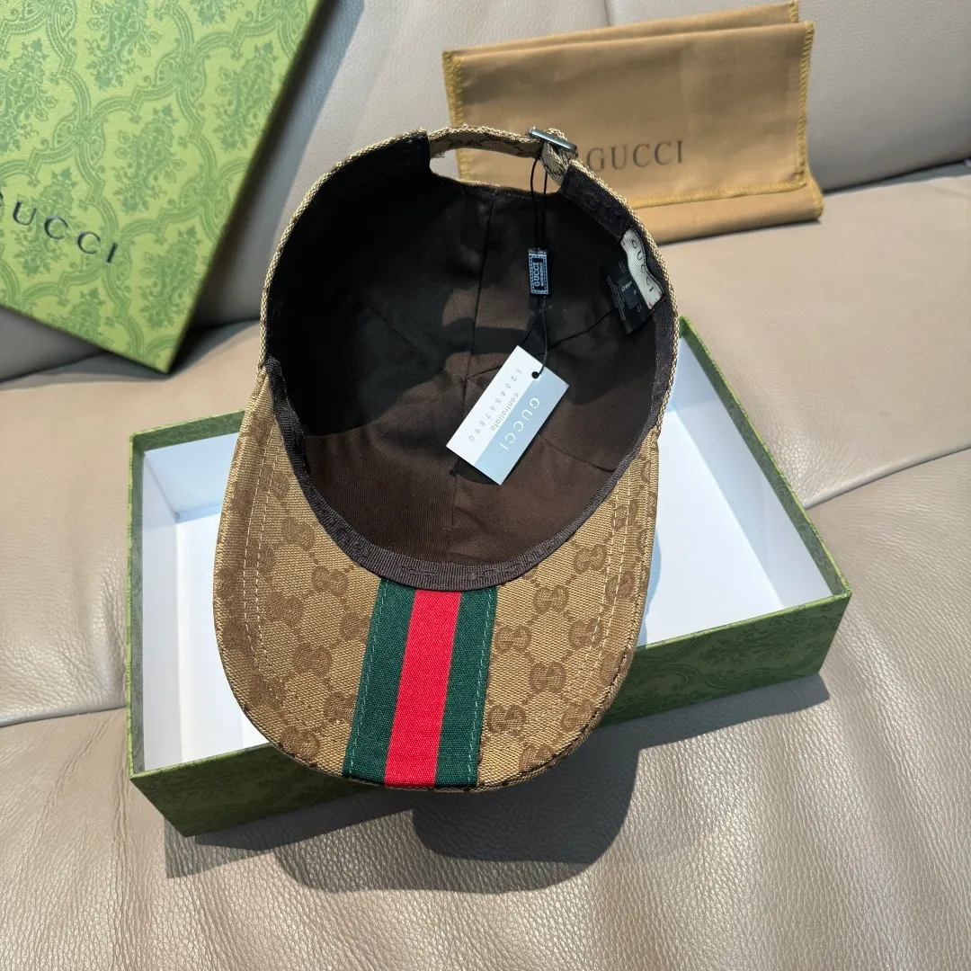 P90 original version shipped!   , Gucci (Gucci) latest original baseball cap, wide webbing. 1:1 mold opening and customization at the counter, the highest version, original canvas fabric + first-layer cowhide, light and breathable! Photographed in real life, suitable for men and women in all seasons, basic head circumference 56cm, adjustable patches.