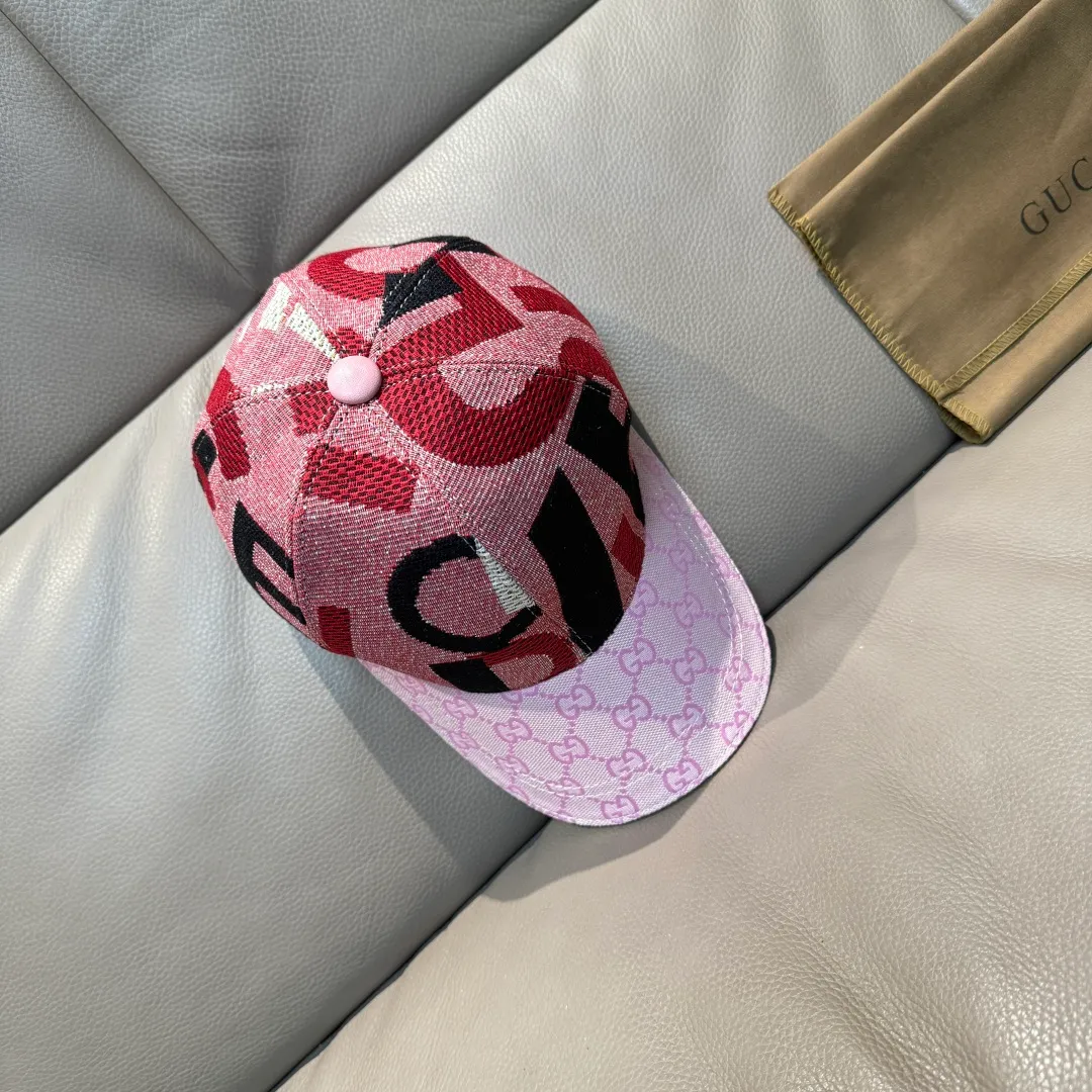 p90 Gucci 2025 new model, Gucci (Gucci) new original baseball cap😍Graffiti art baseball cap😍Customized at 1:1 mold opening at the counter, the highest version, original canvas fabric + first layer of cowhide, light and breathable! Photographed in real life, suitable for men and women in all seasons, basic head circumference 56cm, adjustable patches.
