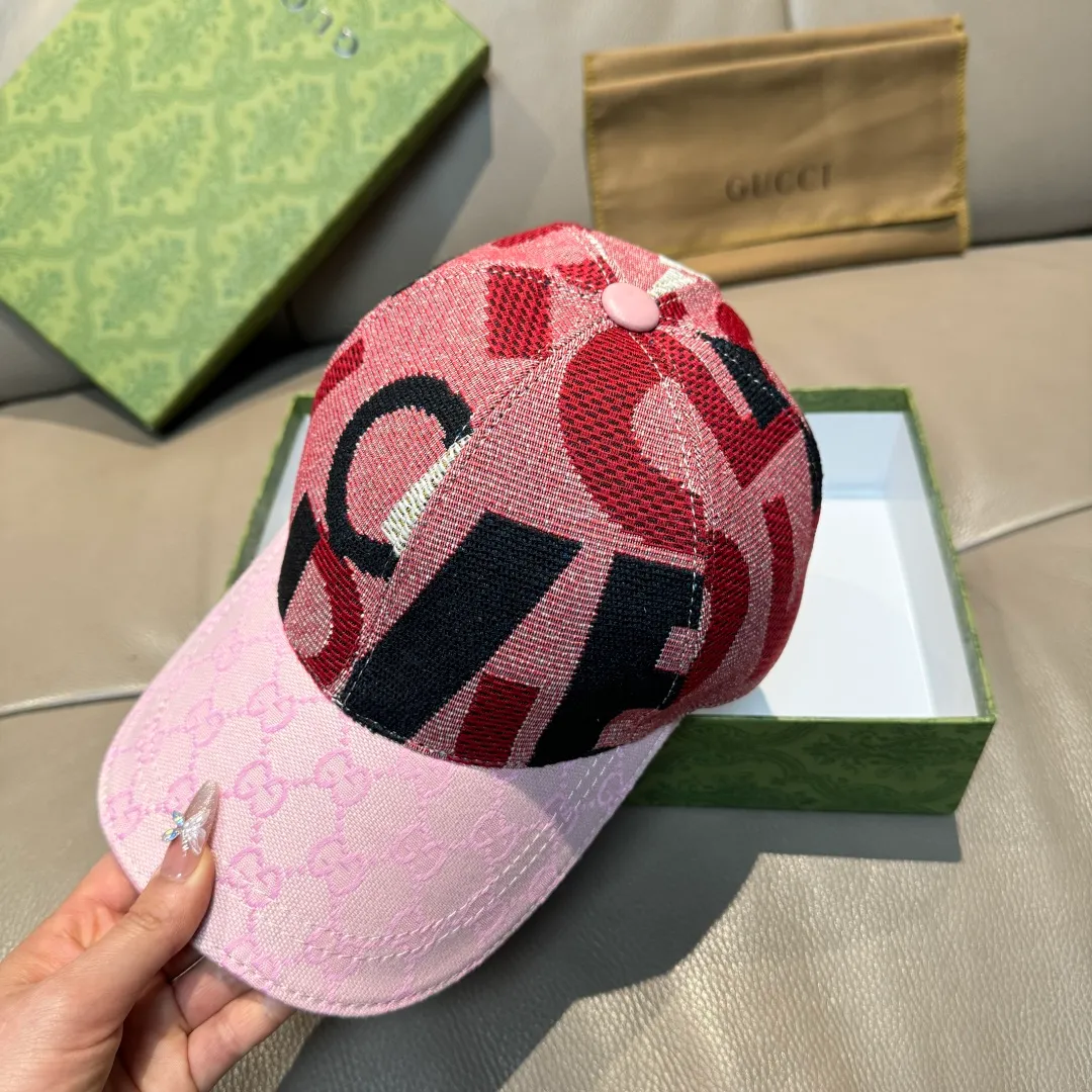 p90 Gucci 2025 new model, Gucci (Gucci) new original baseball cap😍Graffiti art baseball cap😍Customized at 1:1 mold opening at the counter, the highest version, original canvas fabric + first layer of cowhide, light and breathable! Photographed in real life, suitable for men and women in all seasons, basic head circumference 56cm, adjustable patches.