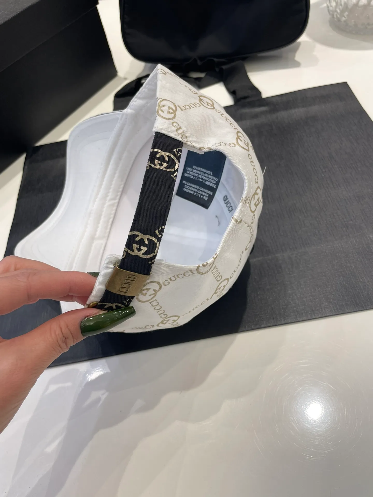 P60 [GUCCI] A classic baseball cap, the new model at the counter is simple and trendy! Casual and sports style, classic production, super easy to match with clothes