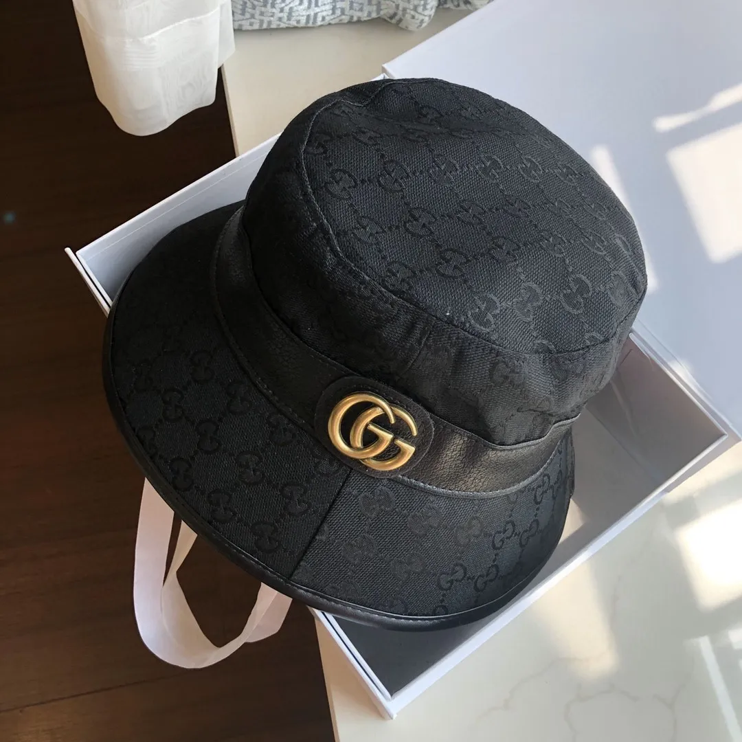 Special batch of 110 original large logo "with dust bag" new fisherman hat from Gucci official website, cowhide edging, not the average quality in the market, often sold in counters, a must-have item for goddesses! The popularity is enough to show that this hat is loved by everyone! Chop it into hands