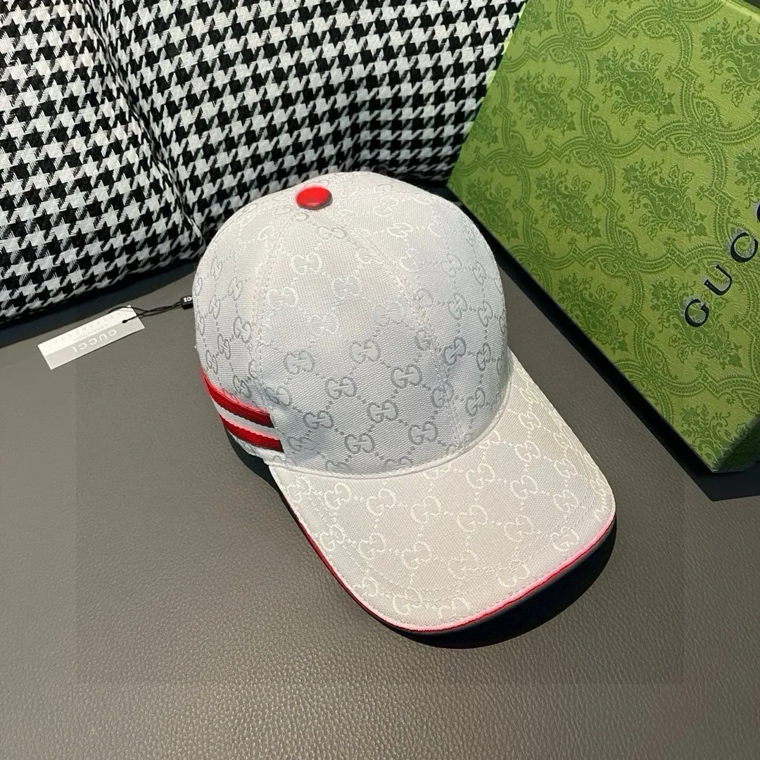 Batch of 900,000-year-old classic models shipped!   , Gucci (Gucci) classic original baseball cap 😍😍 1:1 mold opening and customization at the counter, the highest version, original canvas fabric + first layer of cowhide, light and breathable! Photographed in real life, suitable for men and women in all seasons, basic head circumference 56cm, adjustable patches.