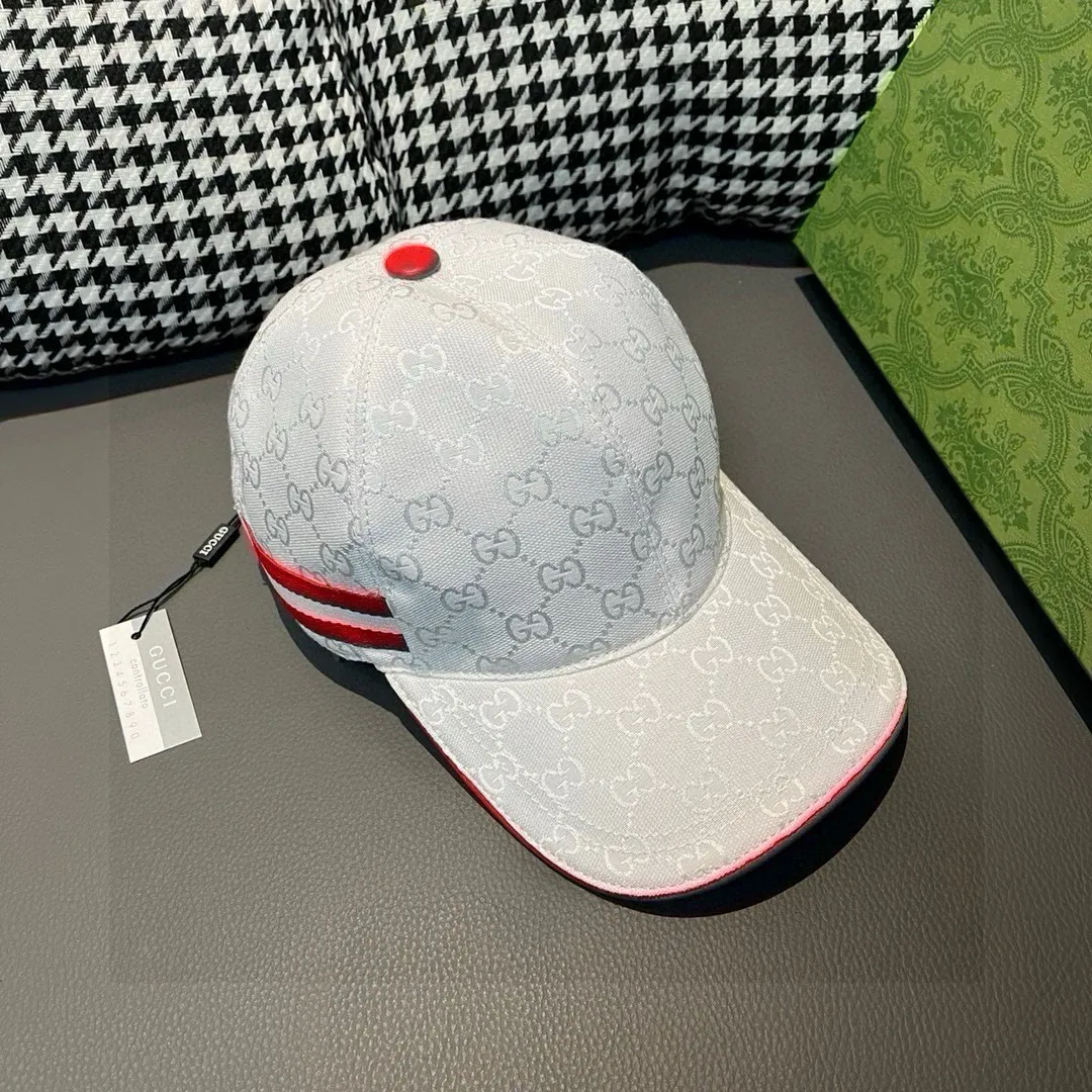 Batch of 900,000-year-old classic models shipped!   , Gucci (Gucci) classic original baseball cap 😍😍 1:1 mold opening and customization at the counter, the highest version, original canvas fabric + first layer of cowhide, light and breathable! Photographed in real life, suitable for men and women in all seasons, basic head circumference 56cm, adjustable patches.