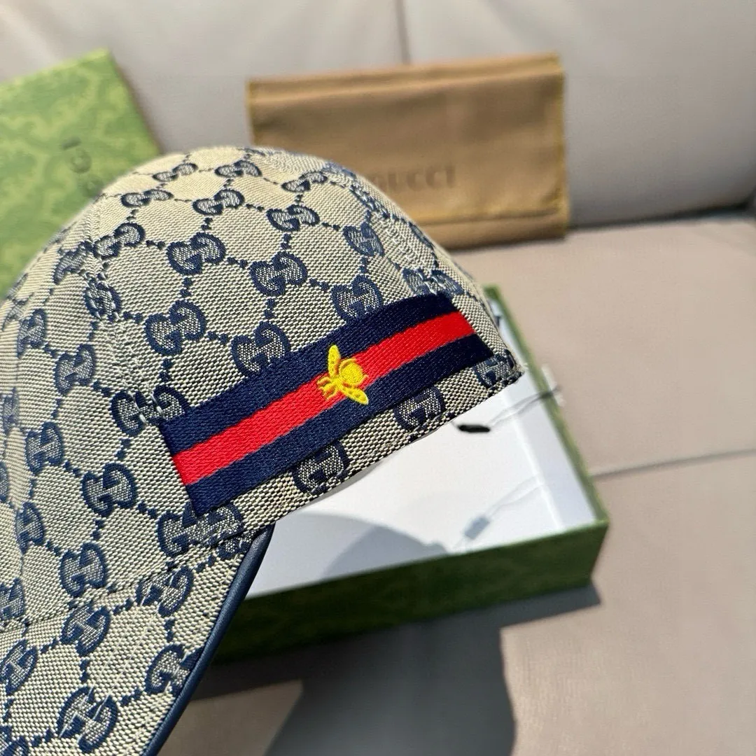 p90 ten thousand year classic model shipped!   , Gucci (Gucci) classic original baseball cap😍😍Little Bee, 1:1 mold opening and customization at the counter, the highest version, original canvas fabric + first layer of cowhide, pure cotton lining, light and breathable! Photographed in real life, suitable for men and women in all seasons, basic head circumference 56cm, adjustable patches.