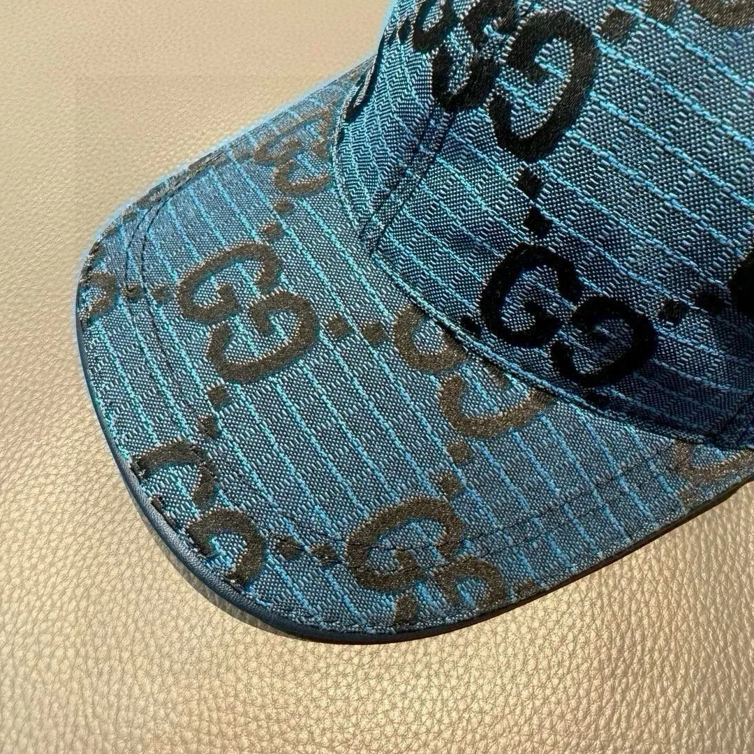 p90 New model shipped from official website. Gucci's latest original baseball cap, large double G, 1:1 mold customization at the counter, perfect alignment, original canvas fabric + first-layer cowhide, light and breathable! The basic head circumference is 56cm, and the patch is adjustable.