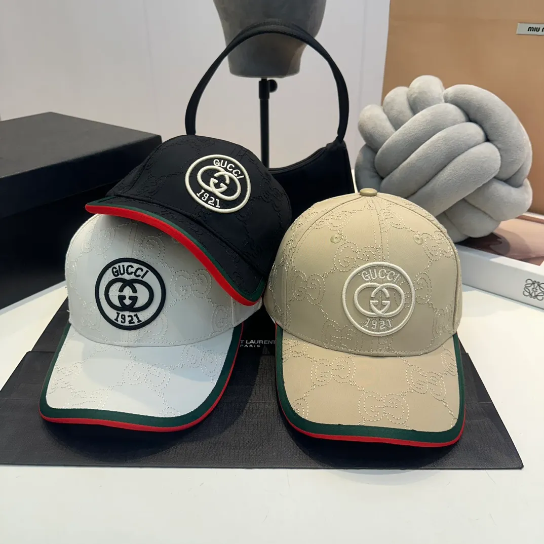 P56 New model shipped from the official website Gucci's latest original baseball cap, large double G, customized at the counter with 1:1 mold opening, light and breathable! Basic head circumference 56, adjustable patch