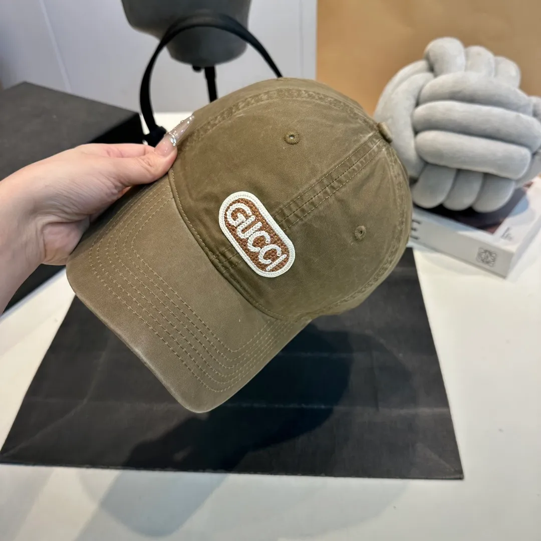P60 Gucci Baseball Cap GUCCI official website new product, baseball cap, original quality is very popular. The craftsmanship is very exquisite, high-end and classy! Low-key luxury, easy to carry! Running volume!