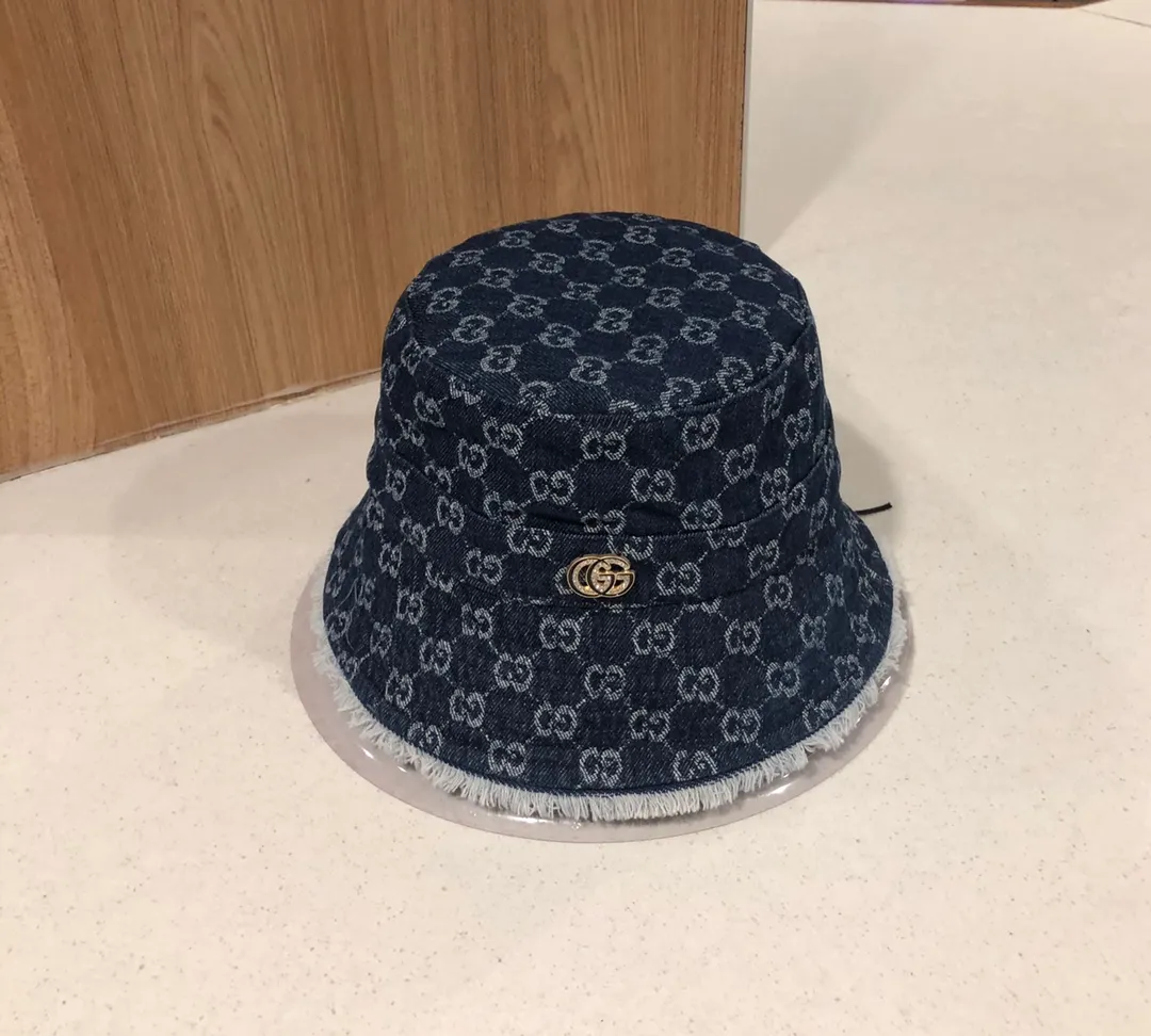 💰70 Gucci new model 🆕Trendy brand denim blue retro style bucket hat 🔸 Take it out for holiday travel and look beautiful❕ Second-hand style. This kind of hat is not easy to match 😬 Ready stock