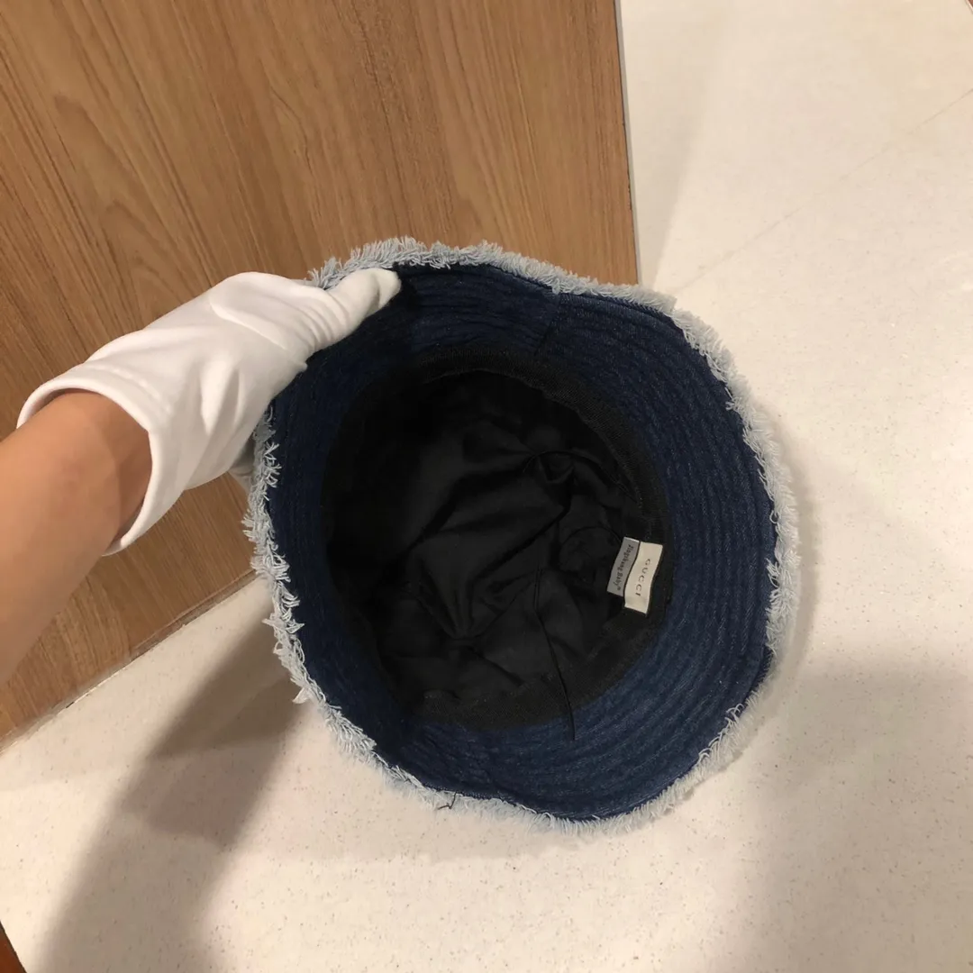💰70 Gucci new model 🆕Trendy brand denim blue retro style bucket hat 🔸 Take it out for holiday travel and look beautiful❕ Second-hand style. This kind of hat is not easy to match 😬 Ready stock