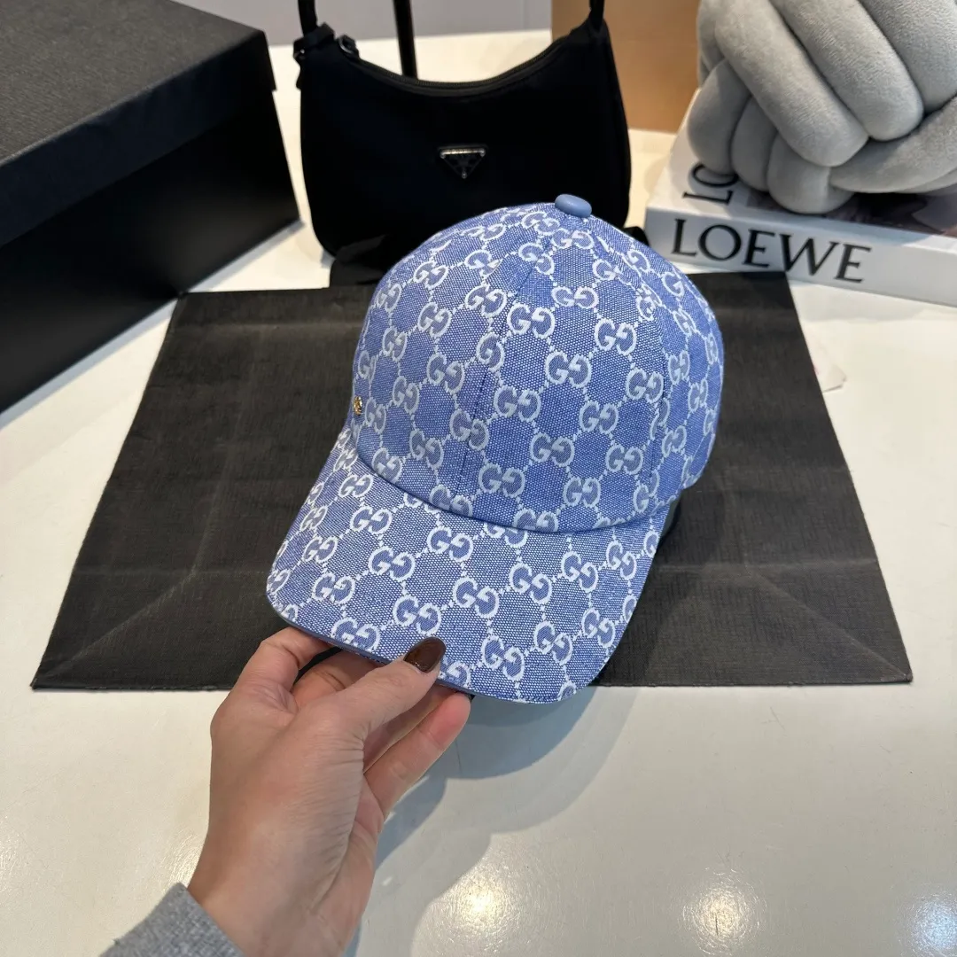 P60 Gucci Baseball Cap♥️GUCCI🧢New product from the official website, baseball cap, original quality, very popular 🔥🎩 The craftsmanship is very exquisite, high-end and classy! Low-key luxury, easy to carry! Running volume!