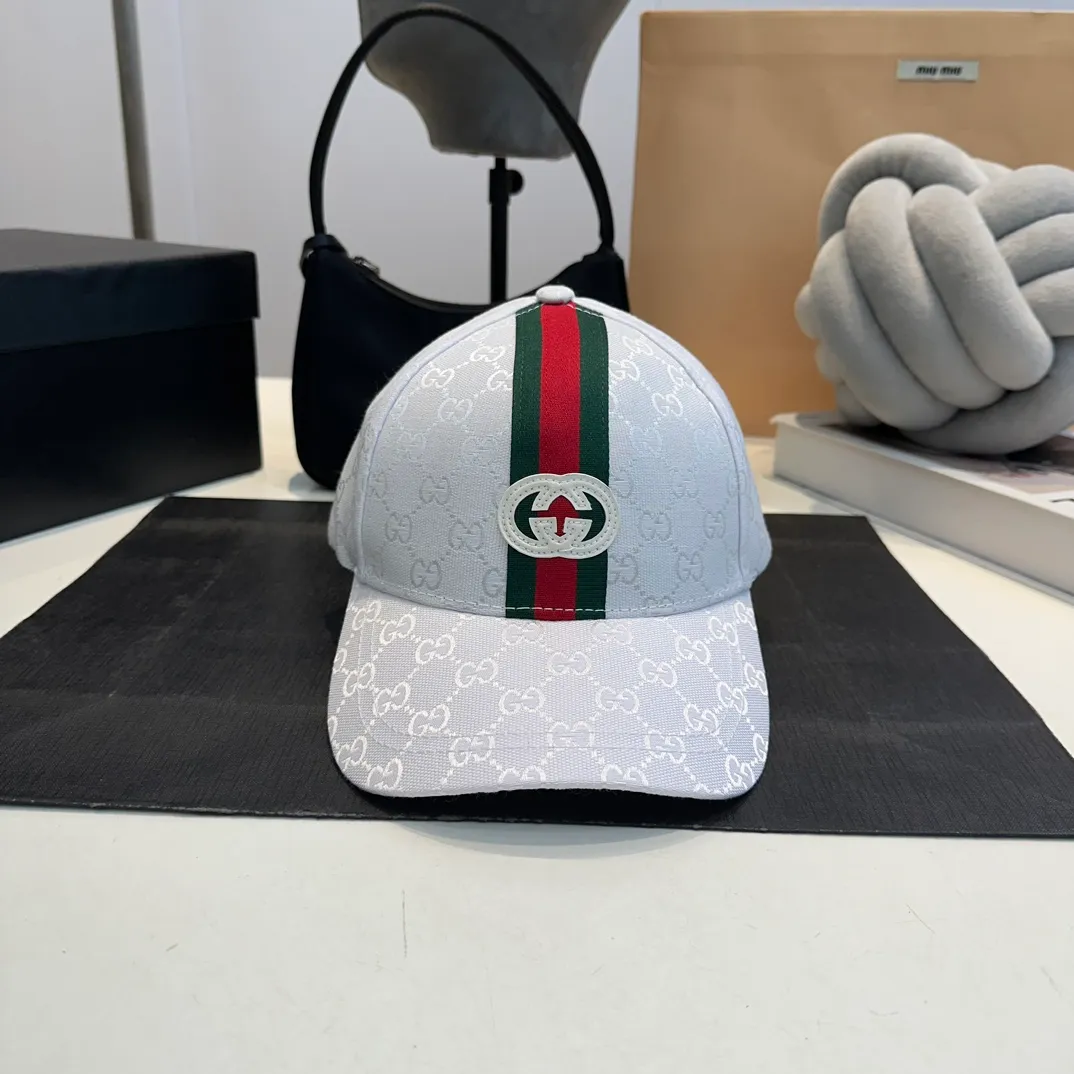 P50 Gucci (Gucci) classic original baseball cap, the highest version, light and breathable! Photographed in real life, suitable for men and women in all seasons, basic head circumference 58cm, adjustable patches. hat