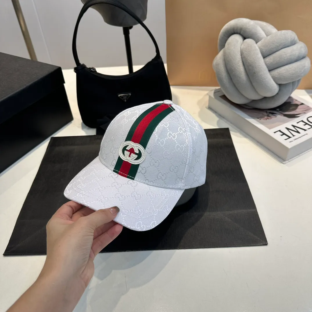 P50 Gucci (Gucci) classic original baseball cap, the highest version, light and breathable! Photographed in real life, suitable for men and women in all seasons, basic head circumference 58cm, adjustable patches. hat