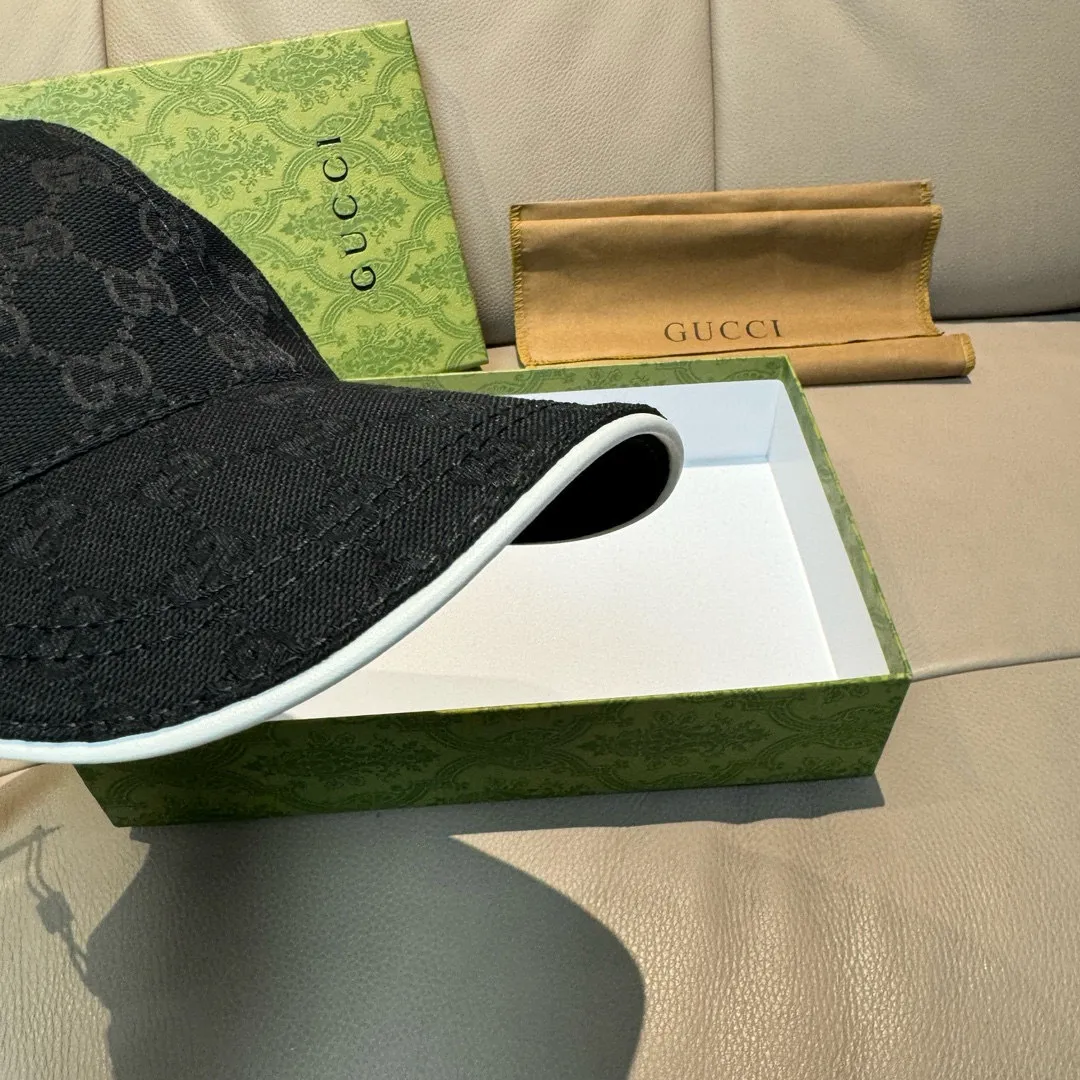 p90, Gucci (Gucci) new spring and summer original baseball cap, logo webbing, 1:1 mold customization, original canvas + first-layer cowhide, popular purchasing agent, versatile style for men and women, great quality! The basic head circumference is 56cm, and the patch is adjustable.