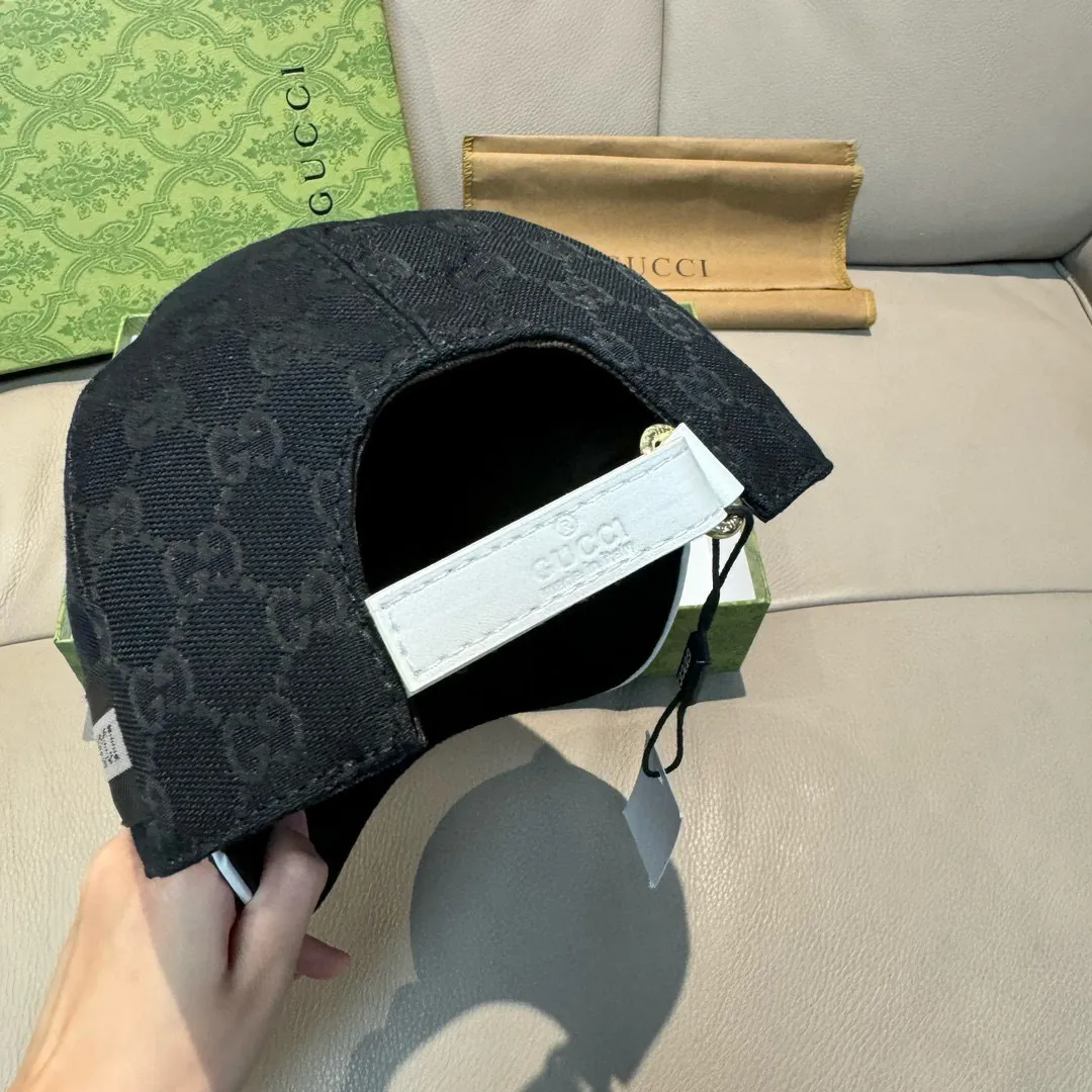 p90, Gucci (Gucci) new spring and summer original baseball cap, logo webbing, 1:1 mold customization, original canvas + first-layer cowhide, popular purchasing agent, versatile style for men and women, great quality! The basic head circumference is 56cm, and the patch is adjustable.