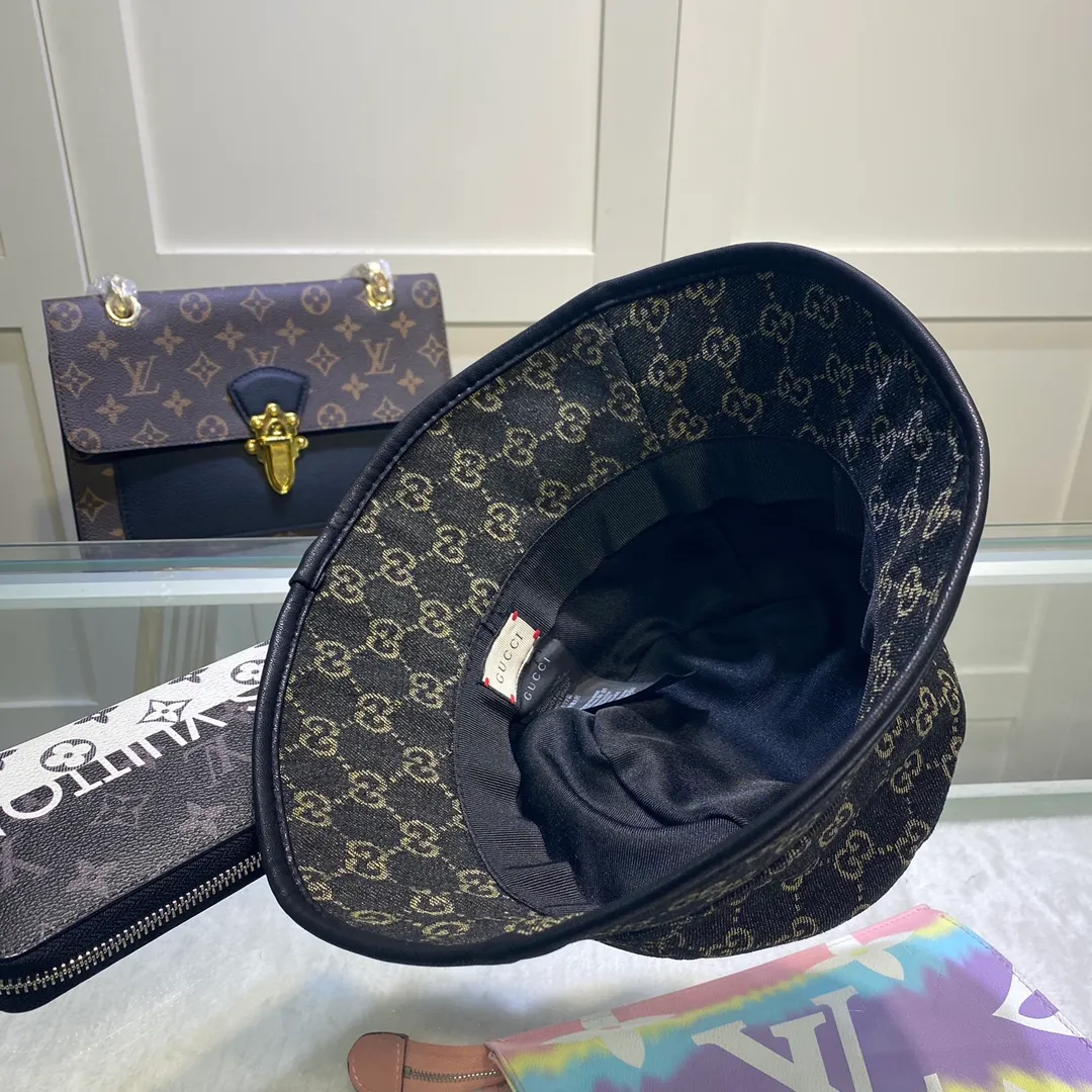 P80💰Gucci Baseball Cap GUCCI🧢Original quality is now available 🔥🎩 The craftsmanship is very exquisite, high-end and classy! Low-key luxury, easy to carry! Running volume! 【68211469】