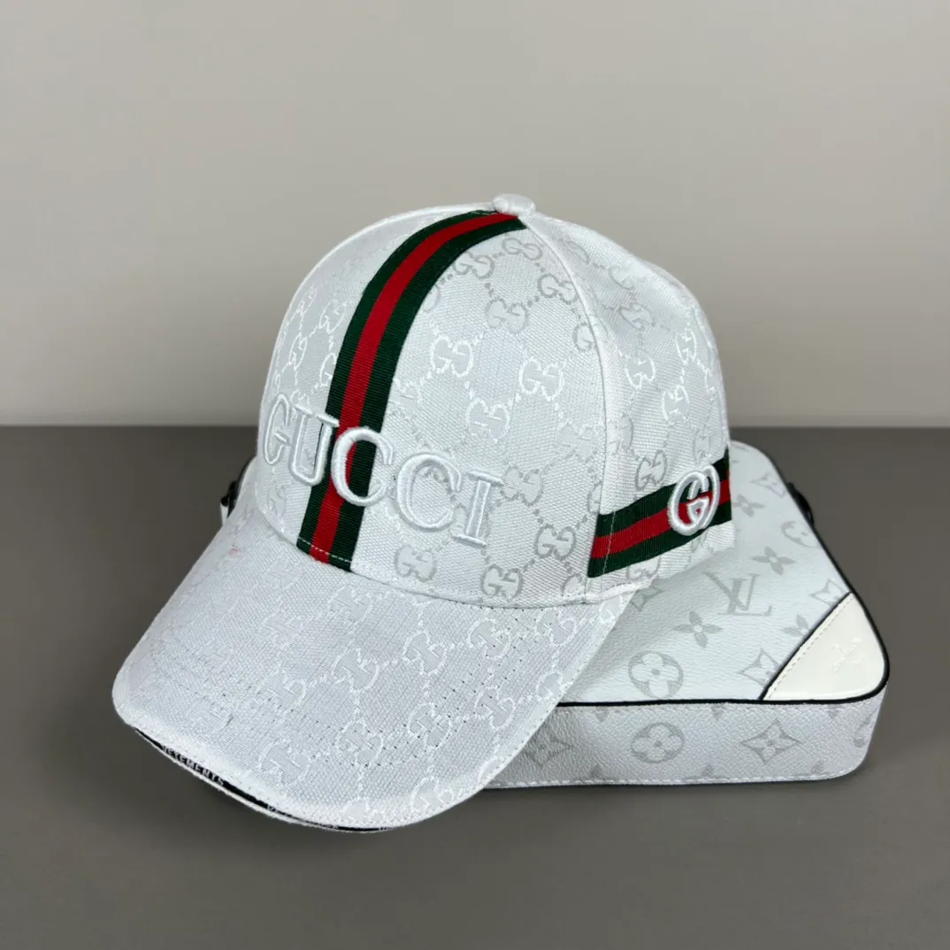 P56💰Gucci Baseball Cap♥️GUCCI🧢Official website new product, baseball cap, original quality, hot arrival 🔥🎩 The craftsmanship is very exquisite, high-end and classy! Low-key luxury, easy to carry! Running volume!