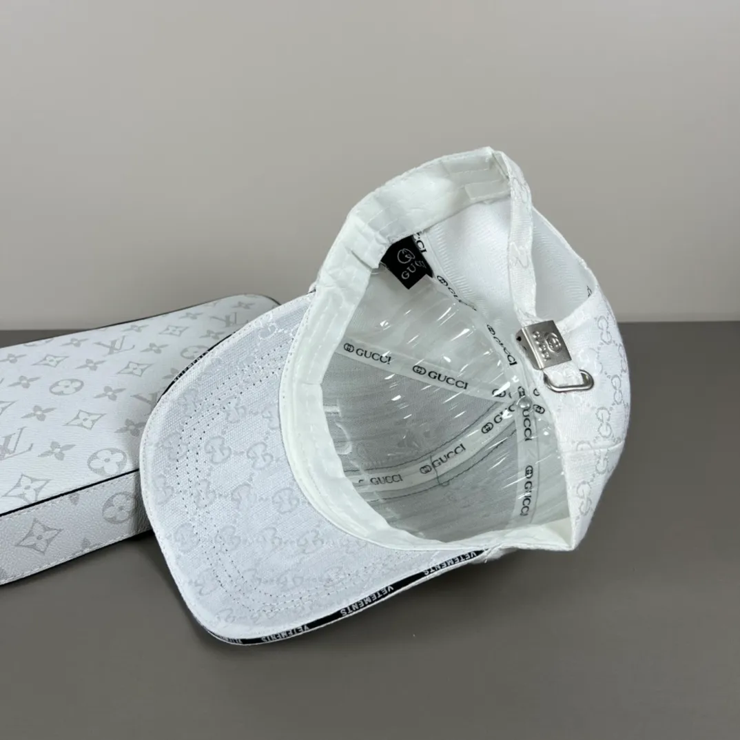 P56💰Gucci Baseball Cap♥️GUCCI🧢Official website new product, baseball cap, original quality, hot arrival 🔥🎩 The craftsmanship is very exquisite, high-end and classy! Low-key luxury, easy to carry! Running volume!
