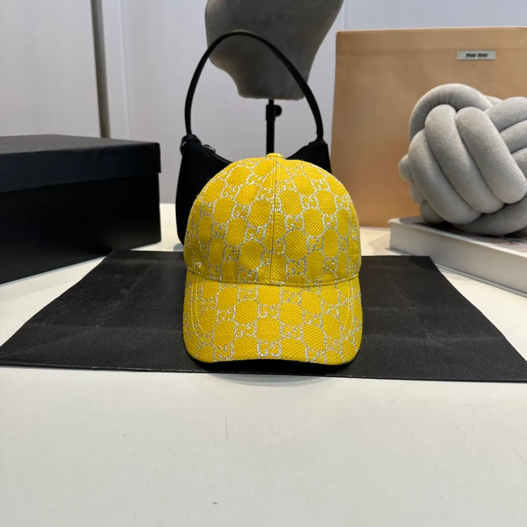 P70 Gucci baseball cap♥️GUCCI🧢New product from the official website, baseball cap, original quality, very popular 🔥🎩 The craftsmanship is very exquisite, high-end and classy! Low-key luxury, easy to carry! Running volume!
