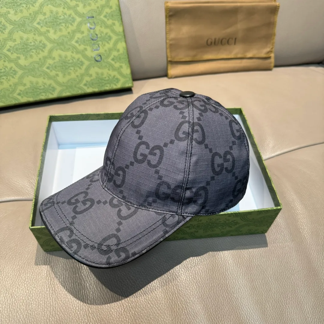 p90 New model shipped from official website. Gucci's latest original baseball cap, large double G, 1:1 mold customization at the counter, perfect alignment, original canvas fabric + first-layer cowhide, light and breathable! The basic head circumference is 56cm, and the patch is adjustable.