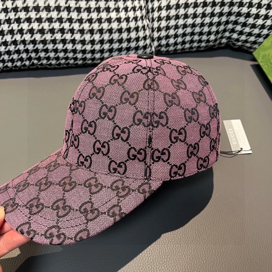 🉐️90 Comes with a cloth bag, Gucci’s new original baseball cap, Multicolor series canvas baseball cap! The latest model from the counter, 1:1 genuine mold opening, original canvas fabric + first layer of cowhide, original factory quality! The quality is great, the basic head circumference is 56cm, and the patch is adjustable.