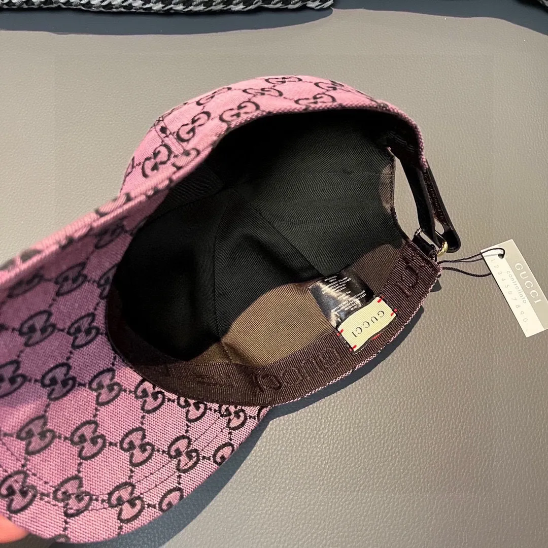 🉐️90 Comes with a cloth bag, Gucci’s new original baseball cap, Multicolor series canvas baseball cap! The latest model from the counter, 1:1 genuine mold opening, original canvas fabric + first layer of cowhide, original factory quality! The quality is great, the basic head circumference is 56cm, and the patch is adjustable.