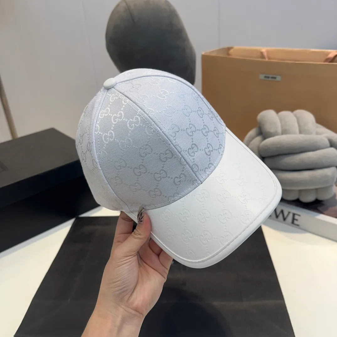 P60 GUCCI Gucci Baseball Cap👒Official website new product Gucci🧢original quality is very popular. The craftsmanship is very exquisite, high-end and classy! Low-key luxury, easy to carry! Running volume