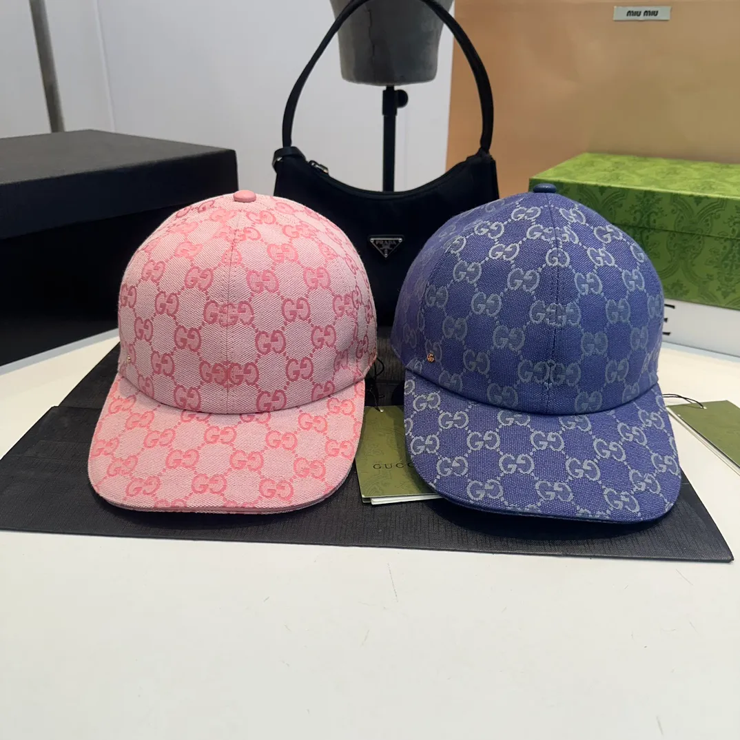 P240 Gucci Baseball Cap🧢Gucci’s classic pattern shines in this fashionable item embellished with the brand’s logo. This baseball cap is crafted from the brand's recognizable GG canvas fabric, with tonal leather details and an adjustable buckle adding to the appeal. Product details ·Pink GG canvas ·Pink leather piping ·Cotton and linen lining ·Adjustable Velcro closure ·70% cotton, 30% polyester; 65% cotton, 35% linen (lining); 55% cotton, 45% viscose (inside); Cow leather (detail); Cow leather (leather piping)