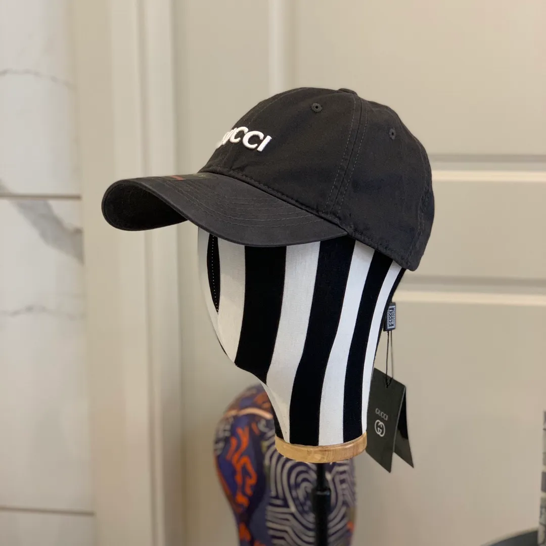 p60 Gucci Baseball Cap♥️GUCCI Baseball Cap🧢Official website new product Gucci Baseball Cap, original quality is very popular 🔥🎩 The craftsmanship is very exquisite, high-end and classy! Low-key luxury, easy to carry! Excellent quality👍Fashionable and versatile