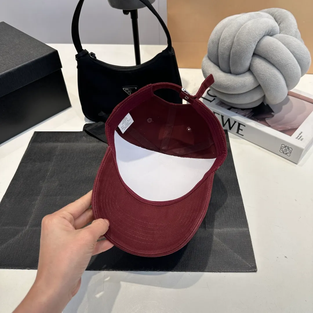P60 Gucci Baseball Cap GUCCI official website new product, baseball cap, original quality, very popular 🔥The craftsmanship is very exquisite, high-end and classy! Low-key luxury, easy to carry! Running volume