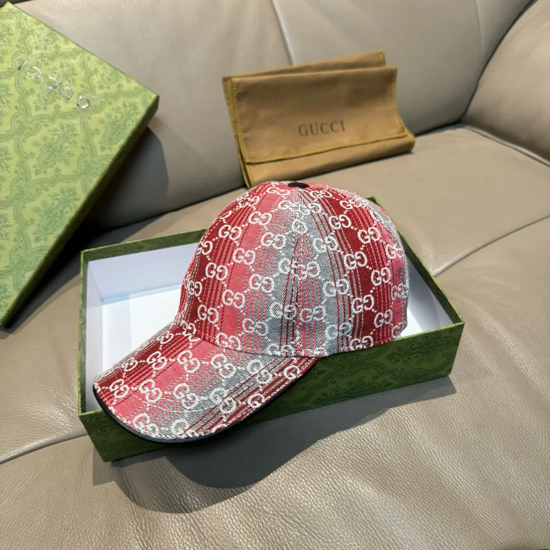 p90, Gucci (Gucci) new original baseball cap, gradient candy double G, 1:1 mold opening and customization at the counter! Original denim fabric + first-layer cowhide, light and breathable! Actual photo, suitable for men and women, basic head circumference 56cm, adjustable patch.