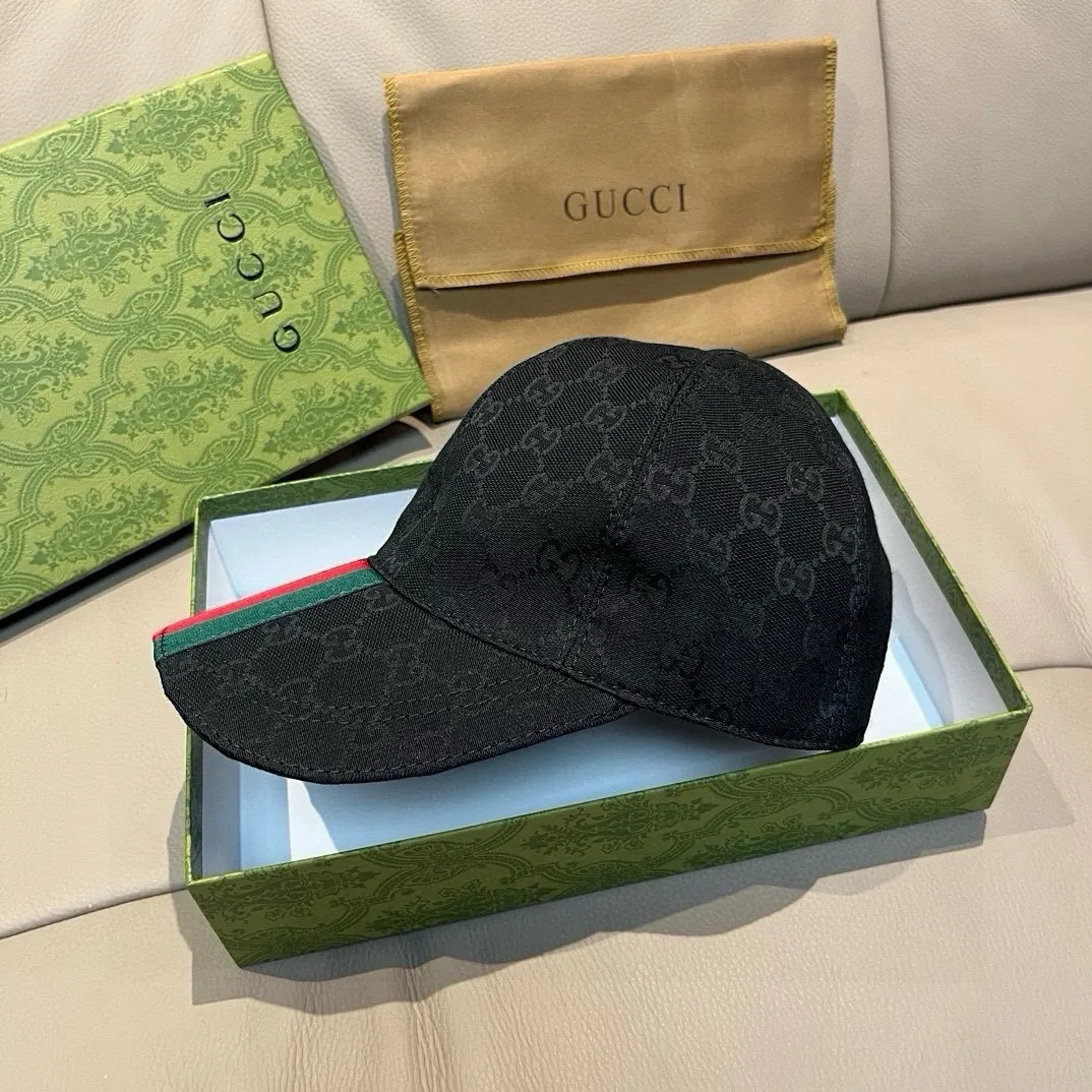 P90 new model is shipped! , Gucci (Gucci) latest original baseball cap, wide webbing. 1:1 mold opening and customization at the counter, the highest version, original canvas fabric + first-layer cowhide, light and breathable! Photographed in real life, suitable for men and women in all seasons, basic head circumference 56cm, adjustable patches.