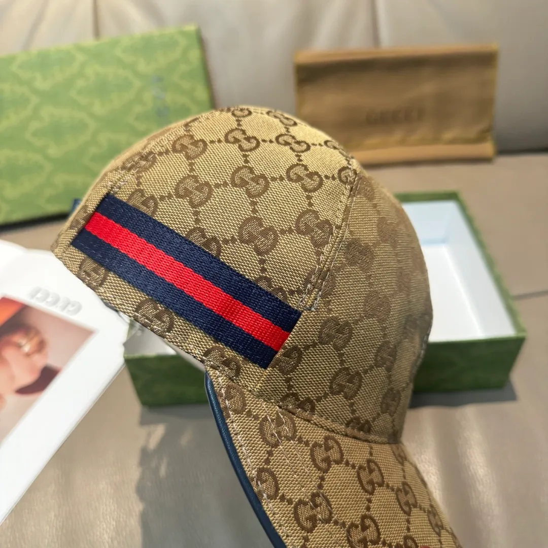 p90 ten thousand year old classic new color is shipped!   , Gucci (Gucci) classic original baseball cap 😍😍 1:1 mold opening and customization at the counter, the highest version, original canvas fabric + first layer of cowhide, light and breathable! Photographed in real life, suitable for men and women in all seasons, basic head circumference 56cm, adjustable patches.