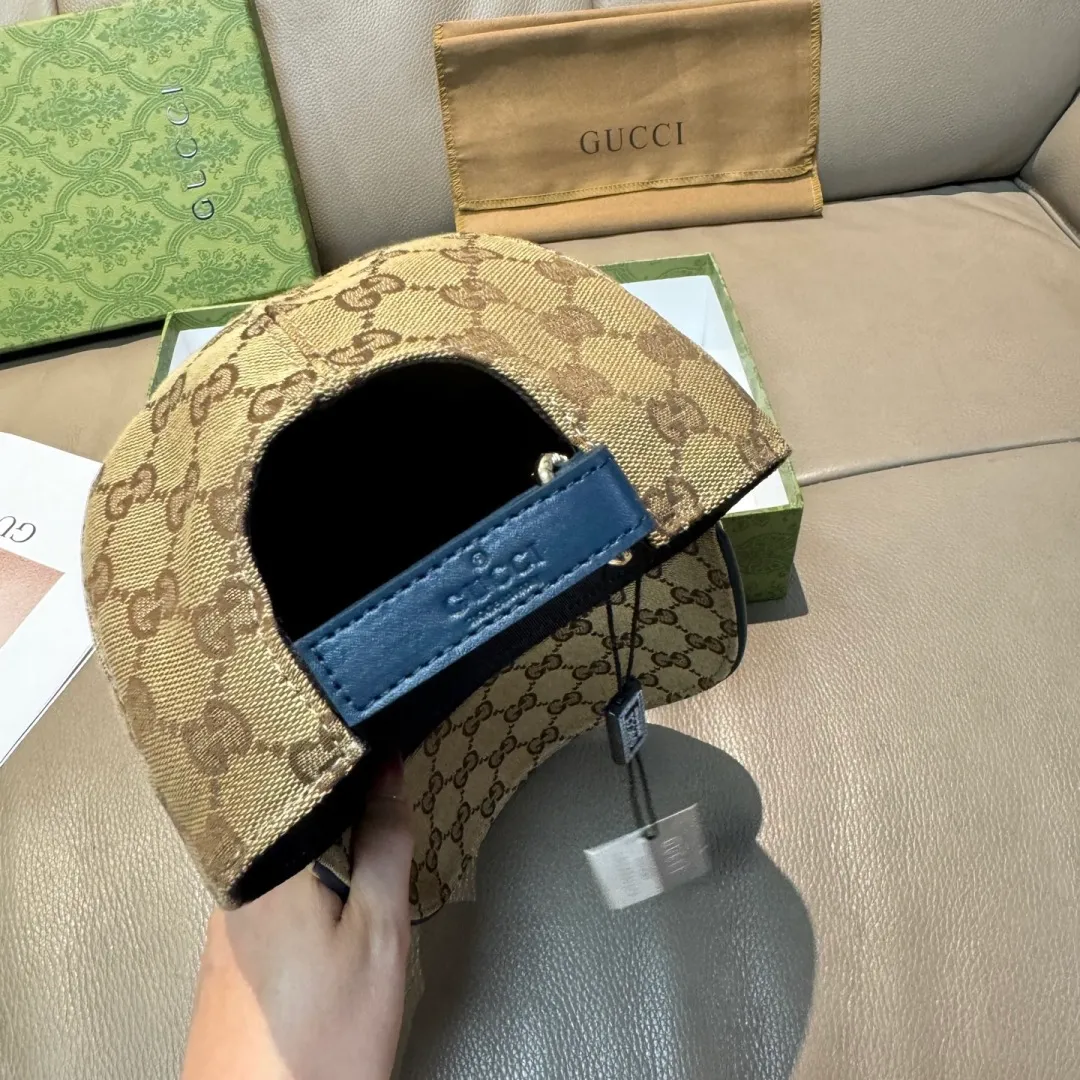 p90 ten thousand year old classic new color is shipped!   , Gucci (Gucci) classic original baseball cap 😍😍 1:1 mold opening and customization at the counter, the highest version, original canvas fabric + first layer of cowhide, light and breathable! Photographed in real life, suitable for men and women in all seasons, basic head circumference 56cm, adjustable patches.