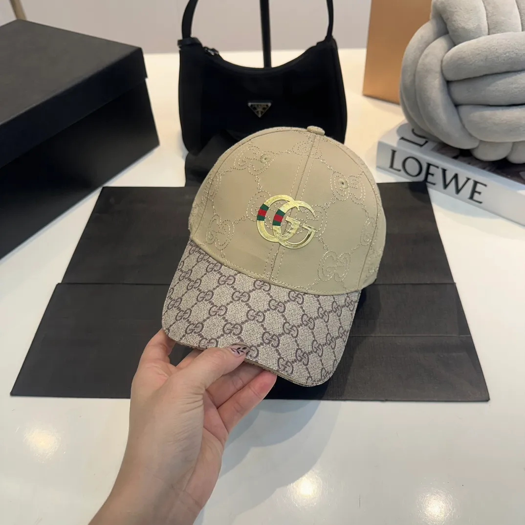 P60 Gucci Baseball Cap♥️GUCCI🧢New product from the official website, baseball cap, original quality, very popular 🔥🎩 The craftsmanship is very exquisite, high-end and classy! Low-key luxury, easy to carry! Running volume