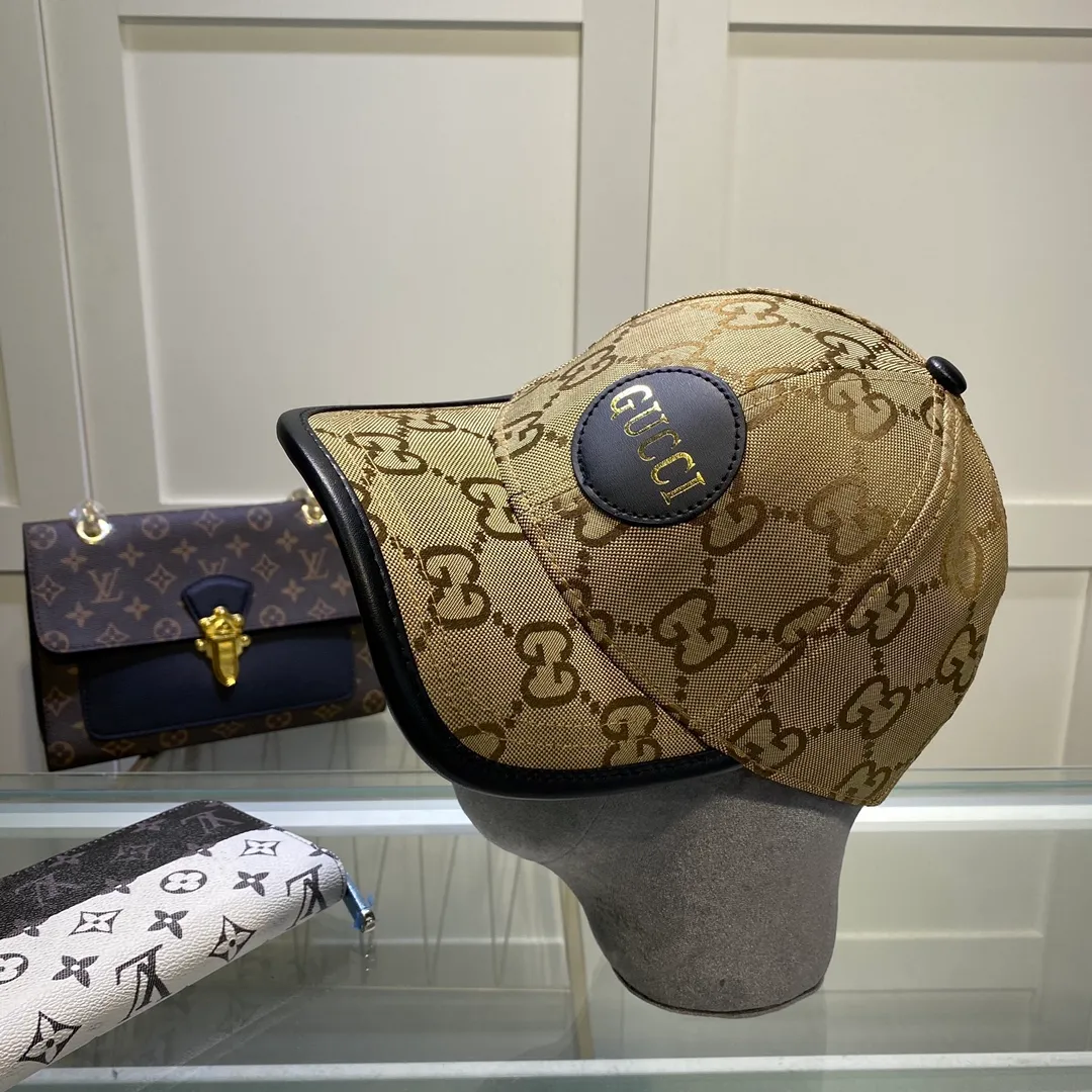 p70 with dust bag. Original baseball cap of the same style as GUCCI celebrity. Now on sale on the official website. The price is 5800 per cap. High-end custom-made. 🧢😱 meticulous workmanship. Complete. 👈 Full of personality, fashionable and versatile. 😘Buy it and you will earn money. [Smirk] Low-key luxury. 😘Versatile style. [Lip] Dear, hurry up and get it. [Wit] You deserve it!