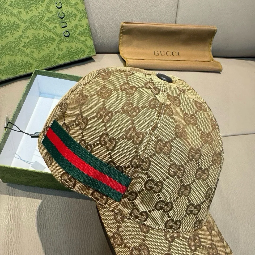 p900000 classic model! Apricot color, black, available in S and L sizes, Gucci (Gucci) classic original baseball cap 😍😍Customized with 1:1 mold opening at the counter, the highest version, original canvas fabric + first-layer cowhide, light and breathable! Photographed in real life, suitable for men and women in all seasons, basic head circumference 56cm, adjustable patches.