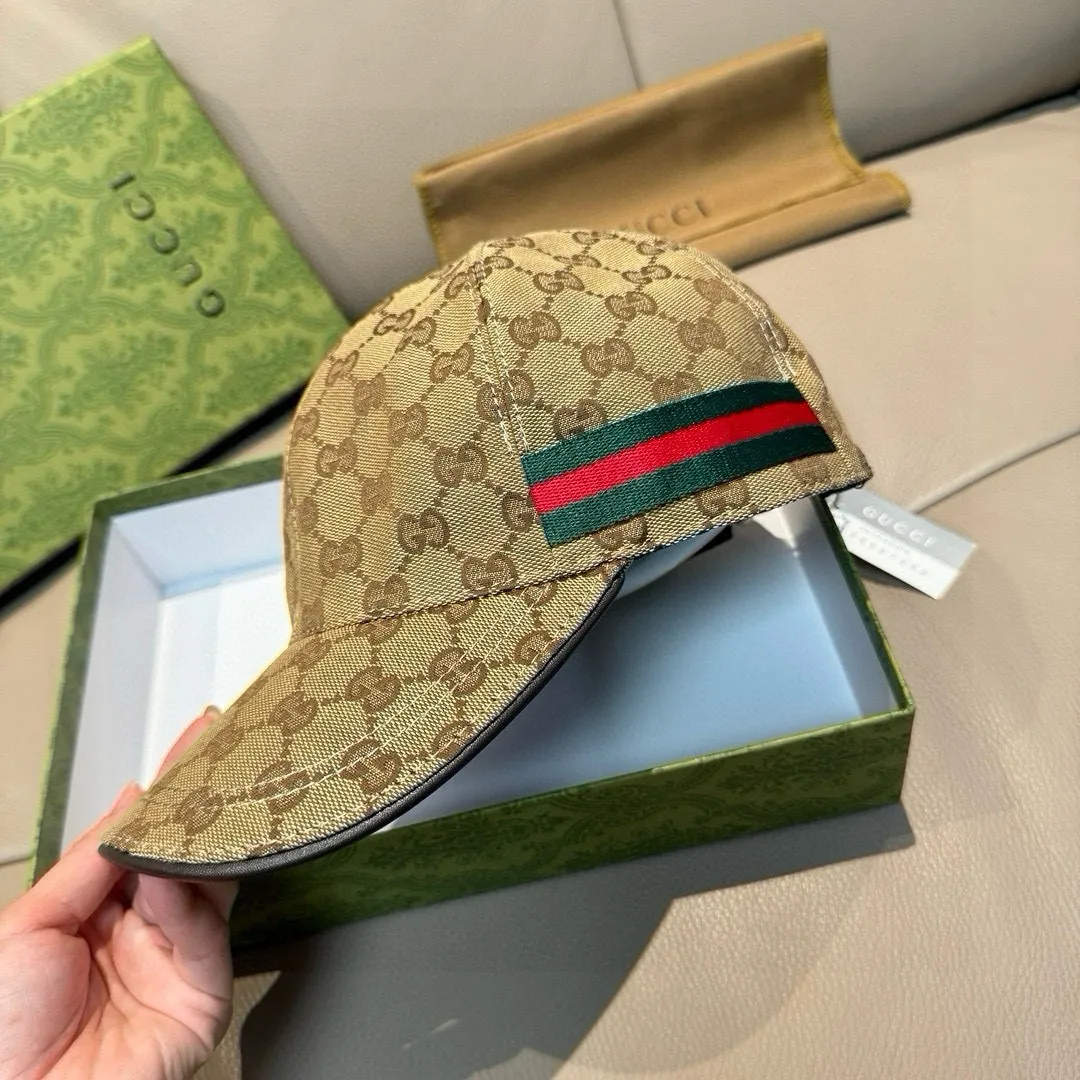 p900000 classic model! Apricot color, black, available in S and L sizes, Gucci (Gucci) classic original baseball cap 😍😍Customized with 1:1 mold opening at the counter, the highest version, original canvas fabric + first-layer cowhide, light and breathable! Photographed in real life, suitable for men and women in all seasons, basic head circumference 56cm, adjustable patches.