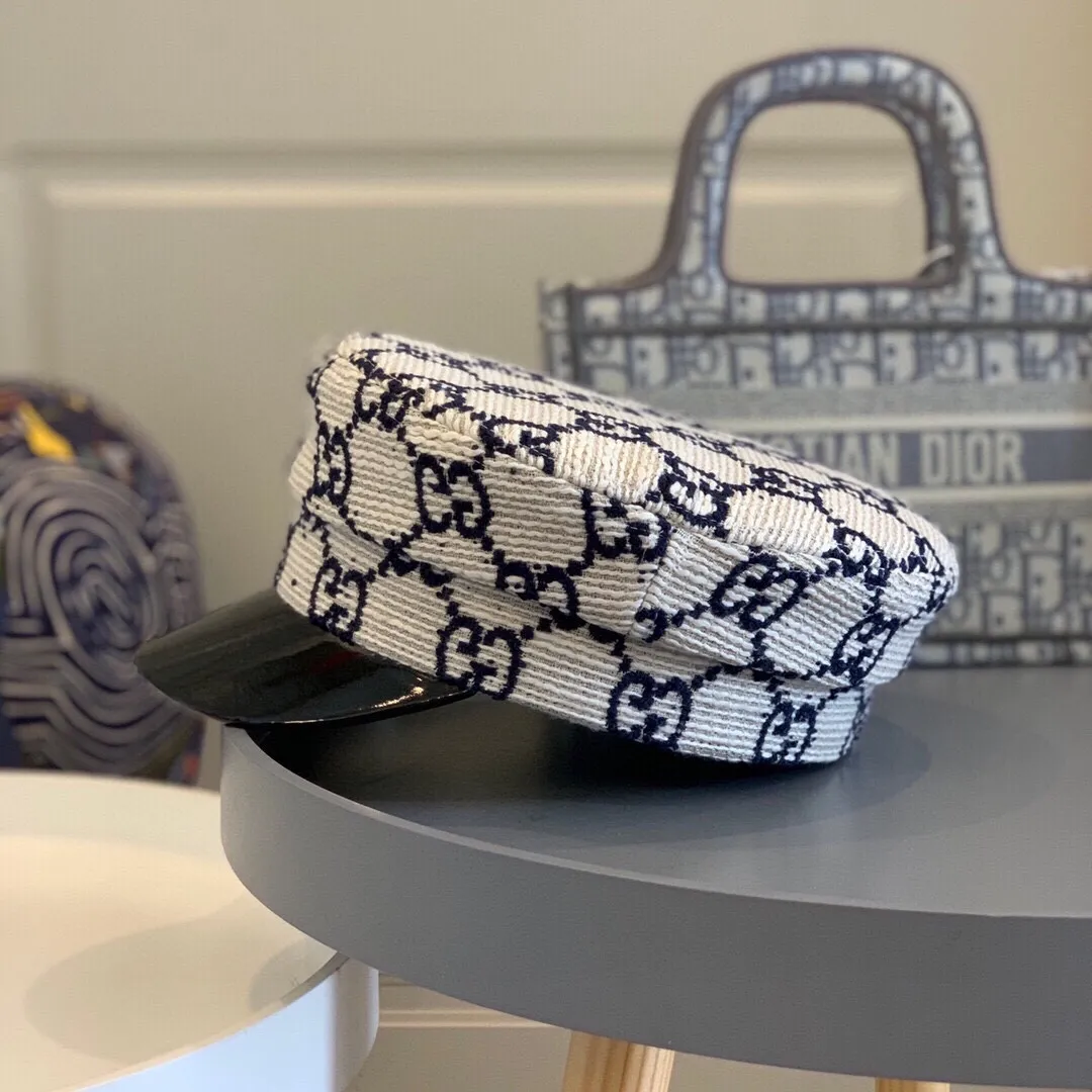 P140 Gucci pure woolen woolen army cap, simple and light luxury brand style, LOGO webbing versatile style, warm and concave shape must-have item! Many Internet celebrity network anchors must join! Material: 100% wool Head circumference: 57cm