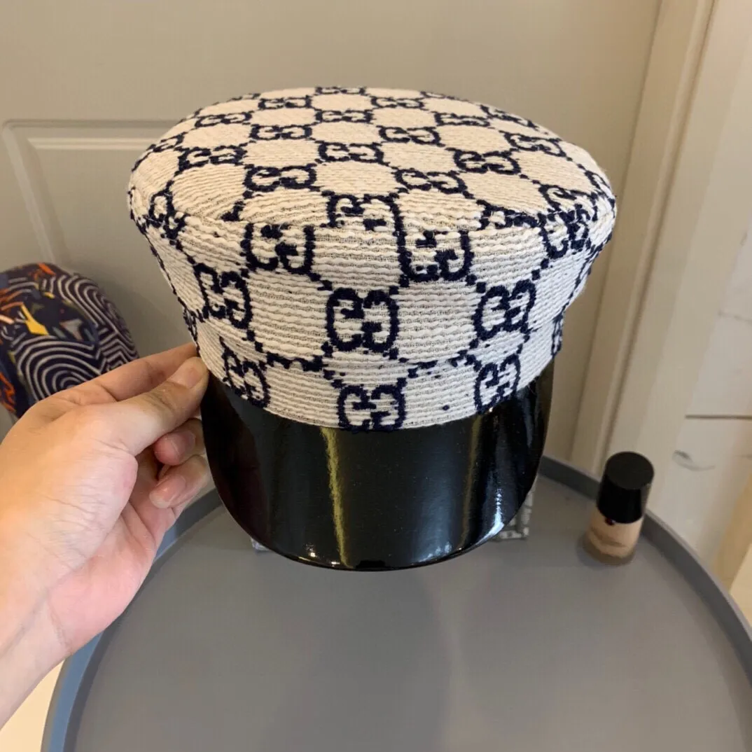P140 Gucci pure woolen woolen army cap, simple and light luxury brand style, LOGO webbing versatile style, warm and concave shape must-have item! Many Internet celebrity network anchors must join! Material: 100% wool Head circumference: 57cm