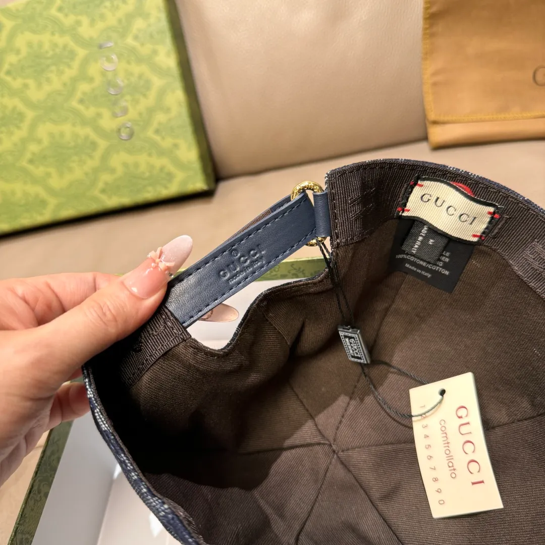 p90., Gucci (Gucci) new original baseball cap, GG denim baseball cap, the latest model at the counter, 1:1 mold customization, genuine mold hardware, original canvas fabric + first-layer cowhide, original quality! The quality is great, the basic head circumference is 56cm, and the patch is adjustable.