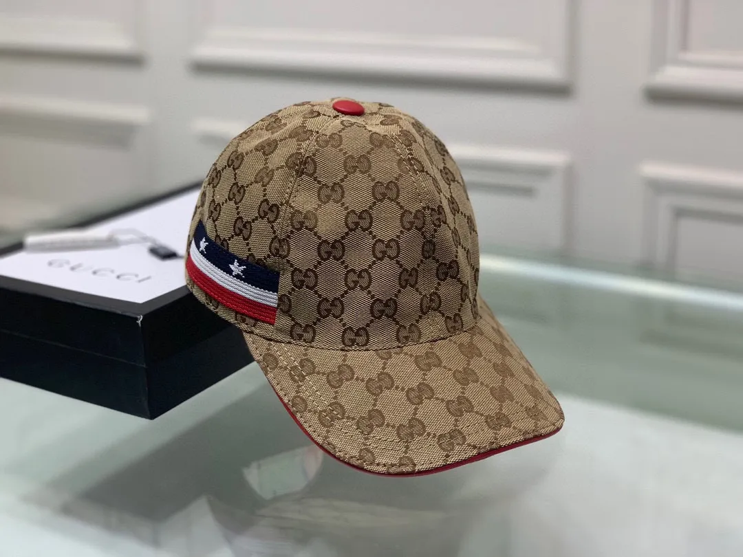 🉐️90 Comes with box bag, Gucci (Gucci) classic original baseball cap, five-star webbing, 1:1 mold customization, original canvas fabric + first-layer cowhide, popular purchasing agent, versatile style for men and women, great quality! The basic head circumference is 56cm, and the patch is adjustable.
