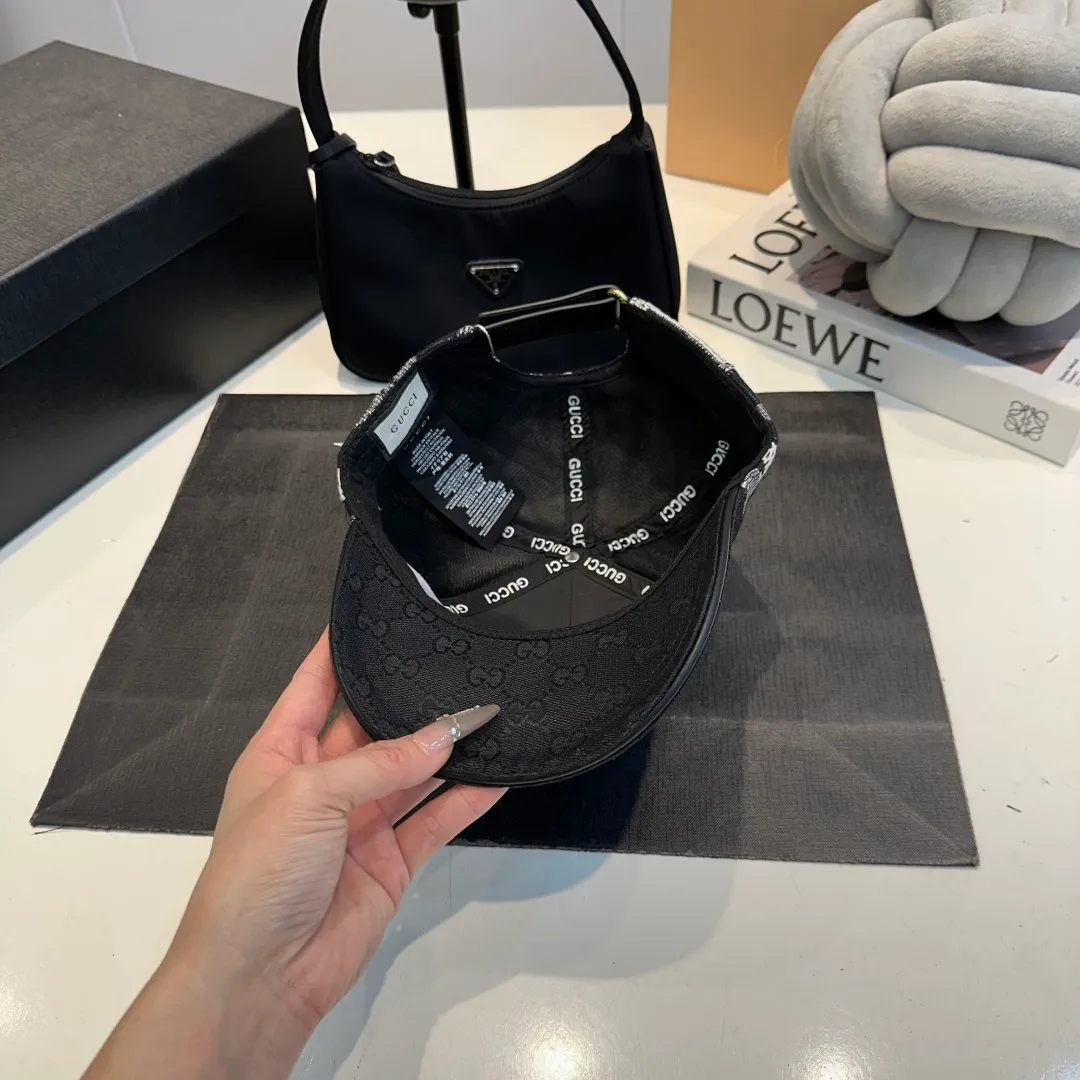 P60 Gucci Baseball Cap GUCCI official website new product, 2025 baseball cap, original quality is very popular 🔥🎩 The craftsmanship is very exquisite, high-end and classy! Low-key luxury, easy to carry! Running volume!