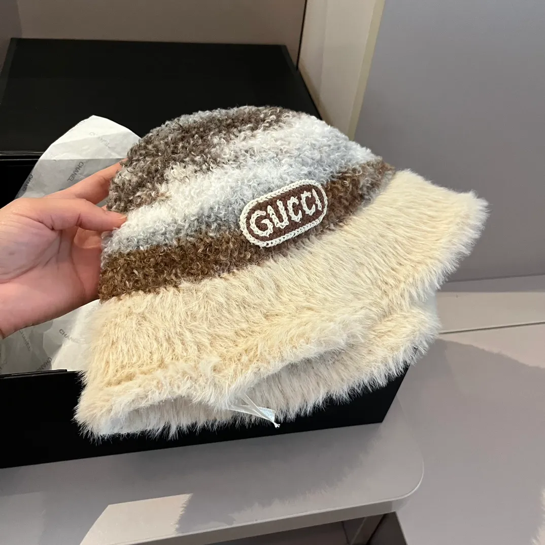 💰100¥ Gucci new sherpa bucket hat, gradient color, head circumference 57cm