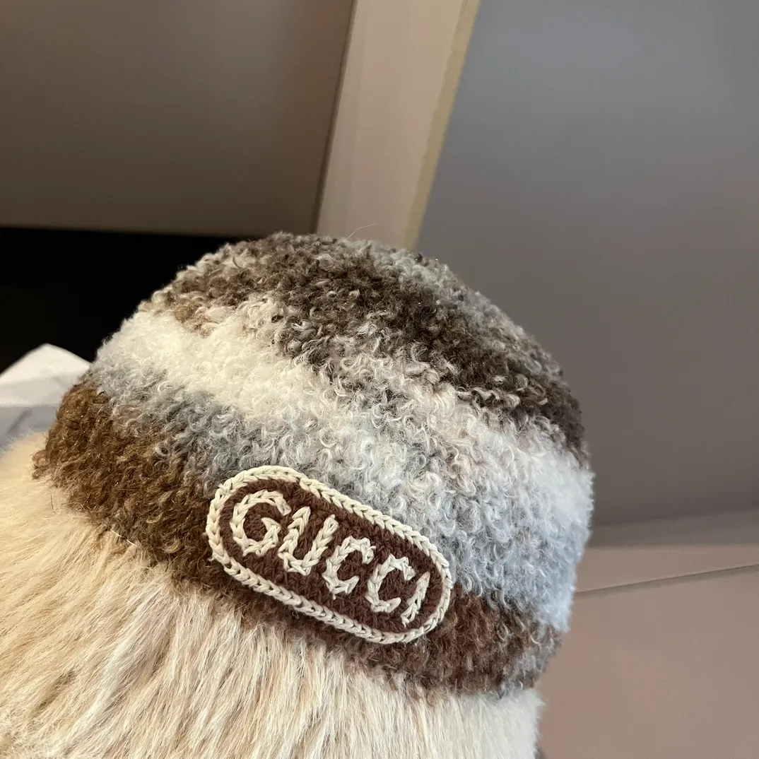 💰100¥ Gucci new sherpa bucket hat, gradient color, head circumference 57cm