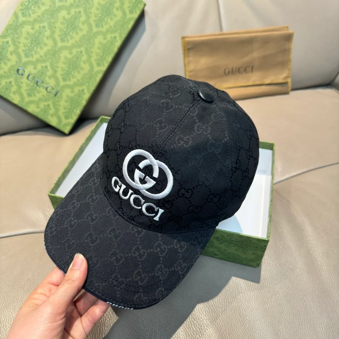 P90, Gucci (Gucci) new original baseball cap, GUCCI embroidery, 1:1 mold customization, heavy embroidery, details comparable to counters, original canvas fabric + first-layer cowhide, excellent quality! The first choice for handsome men and beautiful women, fashionable and versatile. The basic head circumference is 56cm, and the patch is adjustable.