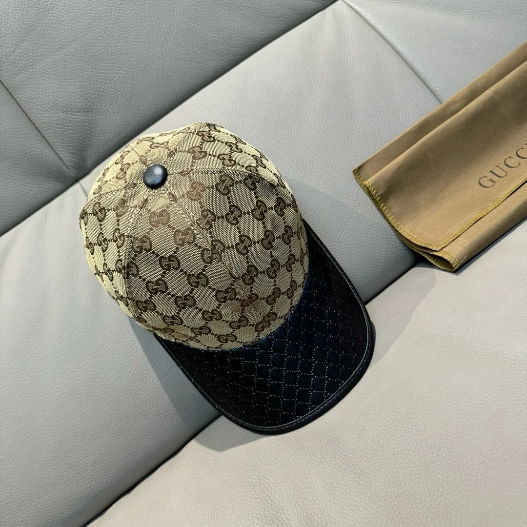 P90, Gucci (Gucci) classic original baseball cap, small double G cowhide stitching, 1:1 mold customization, excellent quality! The brim is embossed with first-layer cowhide, the quality is excellent! The basic head circumference is 56cm, the patch is adjustable, the original version is shipped in two colors from the counter, a hot seller!