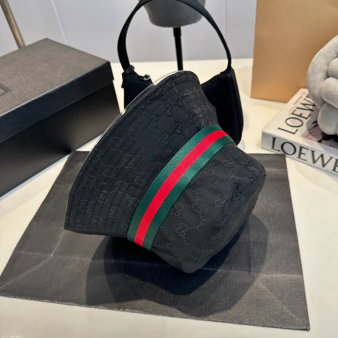 P60 GUCCI 2025 counter new jacquard denim fisherman hat, very trendy! Casual and sports style, classic production, super easy to match! Look small